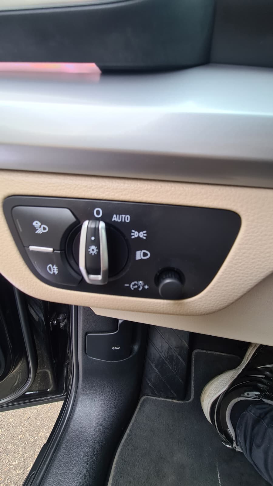 AUDI Q5 40 TDI quattro S-tronic ** Voll-Leder ** GR-Navi ** Rf-Kamera 360° ** Panorama-Glasdach ** Abstandsregelsysteme ** Ab MFK **-image-10