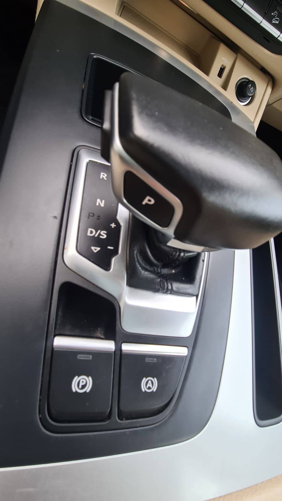 AUDI Q5 40 TDI quattro S-tronic ** Voll-Leder ** GR-Navi ** Rf-Kamera 360° ** Panorama-Glasdach ** Abstandsregelsysteme ** Ab MFK **-image-11