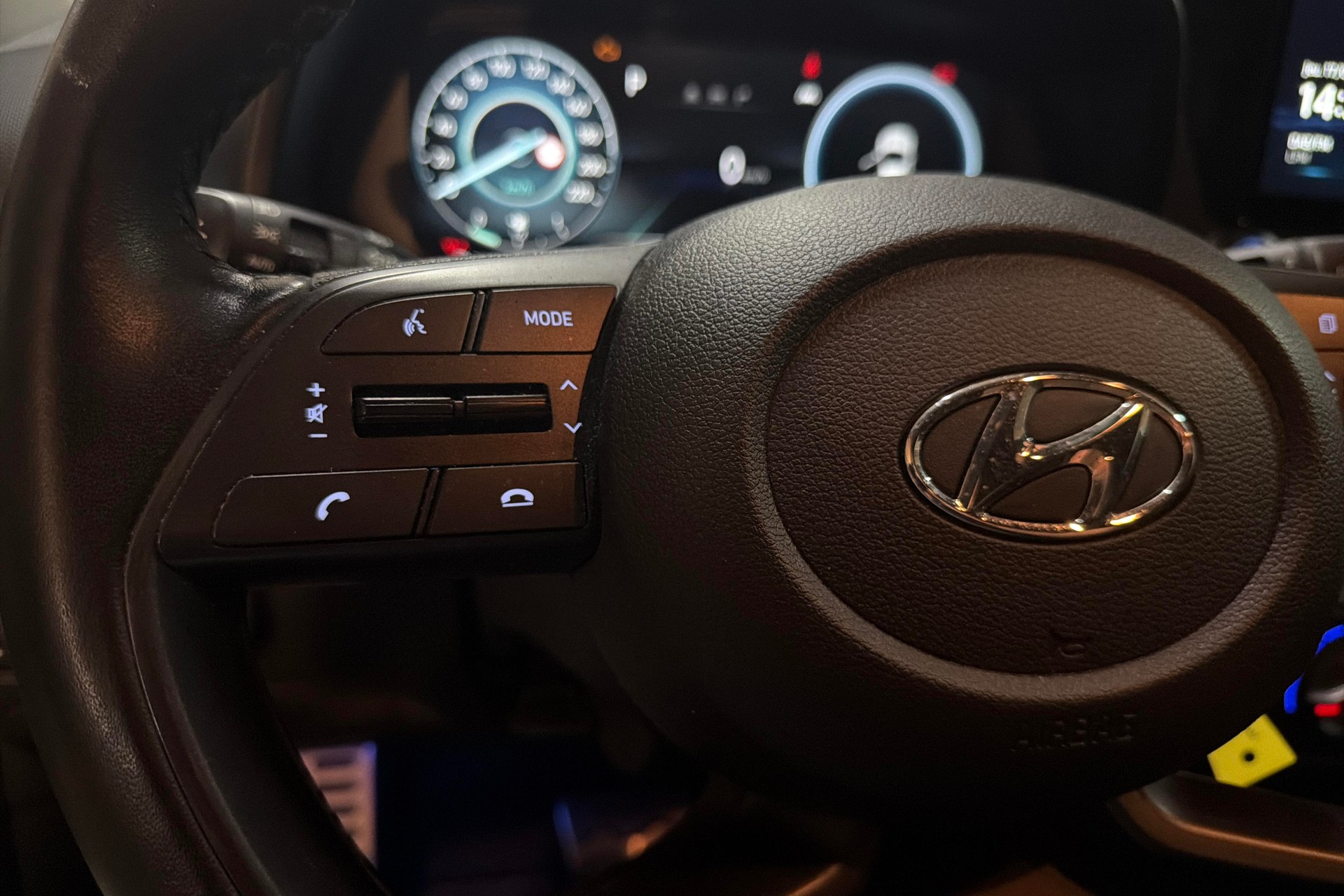 HYUNDAI Bayon 1.0 T-GDi 48V MH Amplia DCT-image-12