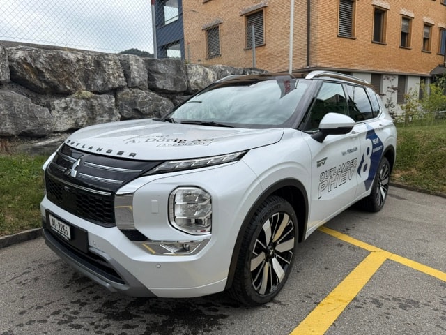 MITSUBISHI Outlander 2.4 PHEV Instyle 4WD Automatic-image-0