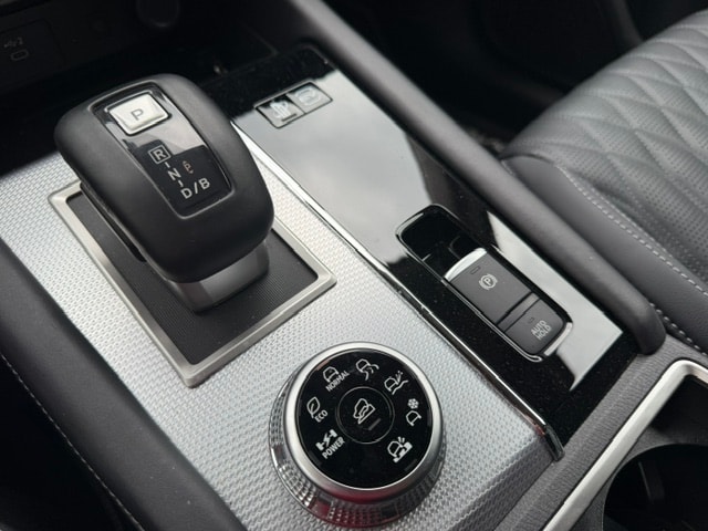 MITSUBISHI Outlander 2.4 PHEV Instyle 4WD Automatic-image-13