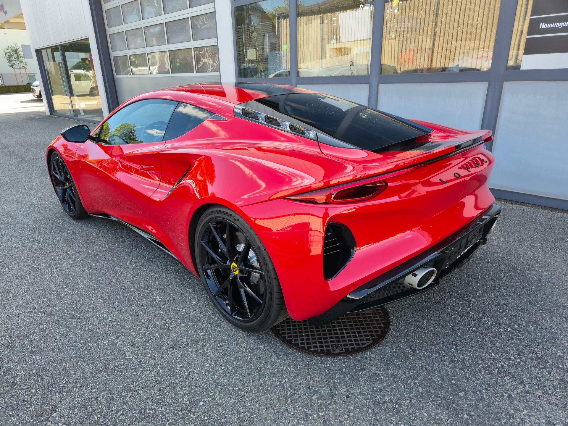 LOTUS Emira i4 AMG First Edition-image-2