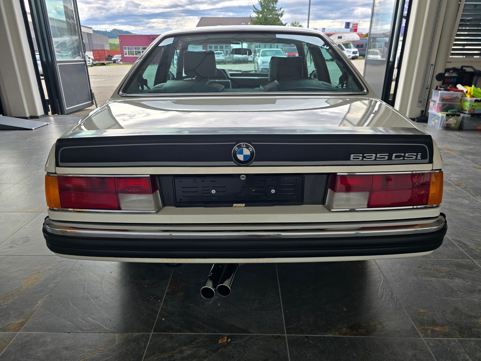 BMW CSi-image-4