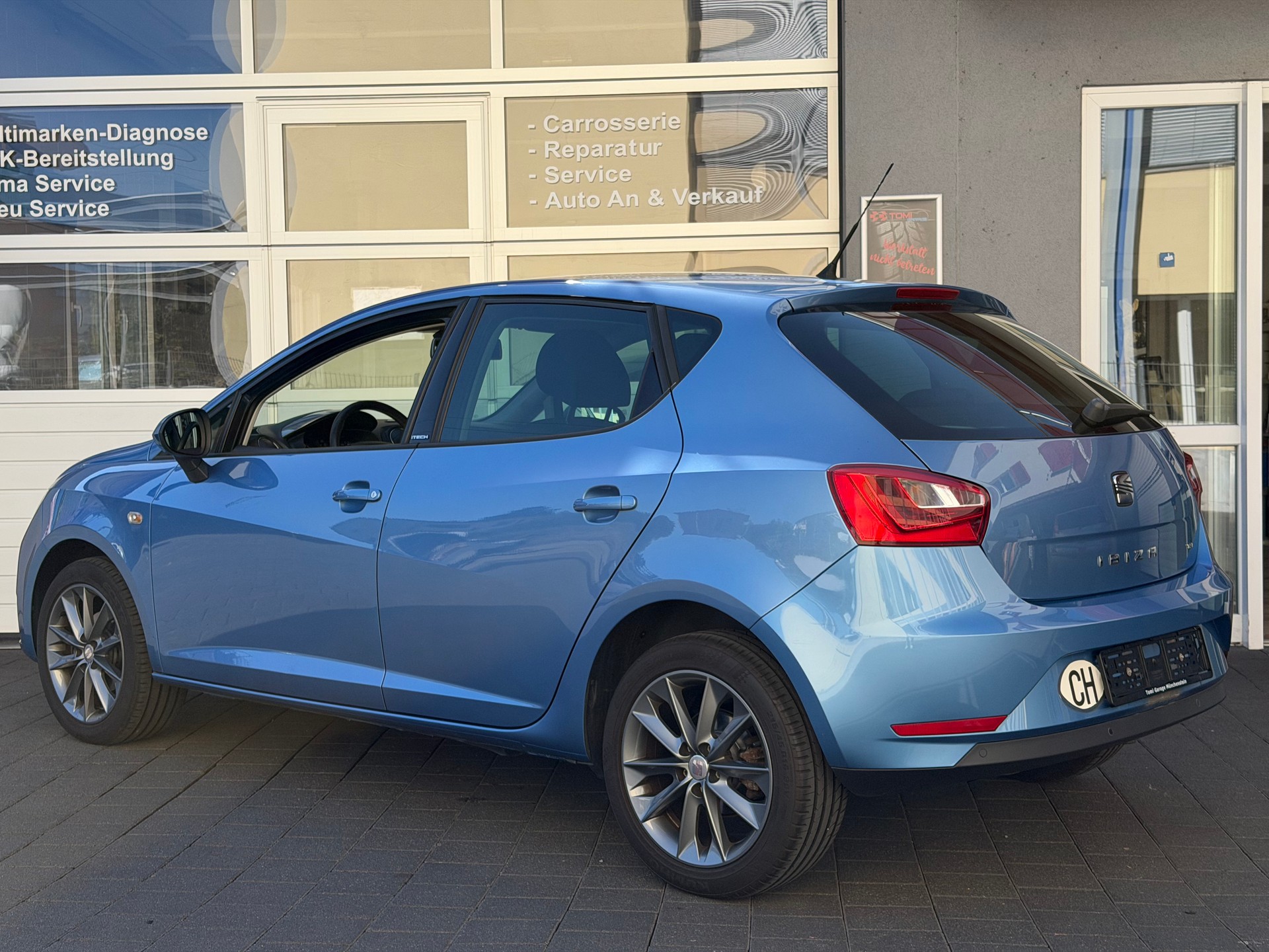 SEAT Ibiza 1.2 TSI Style ITECH*Frisch ab MFK&Service*8-Fach Räder* Top gepflegtes CH-FHZ*-image-8