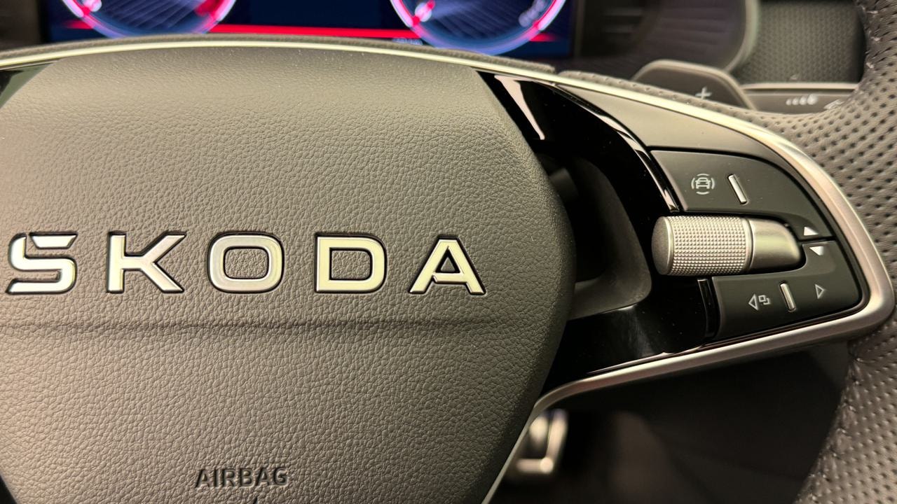 SKODA Kamiq 1.0 TSI Monte Carlo DSG-image-9