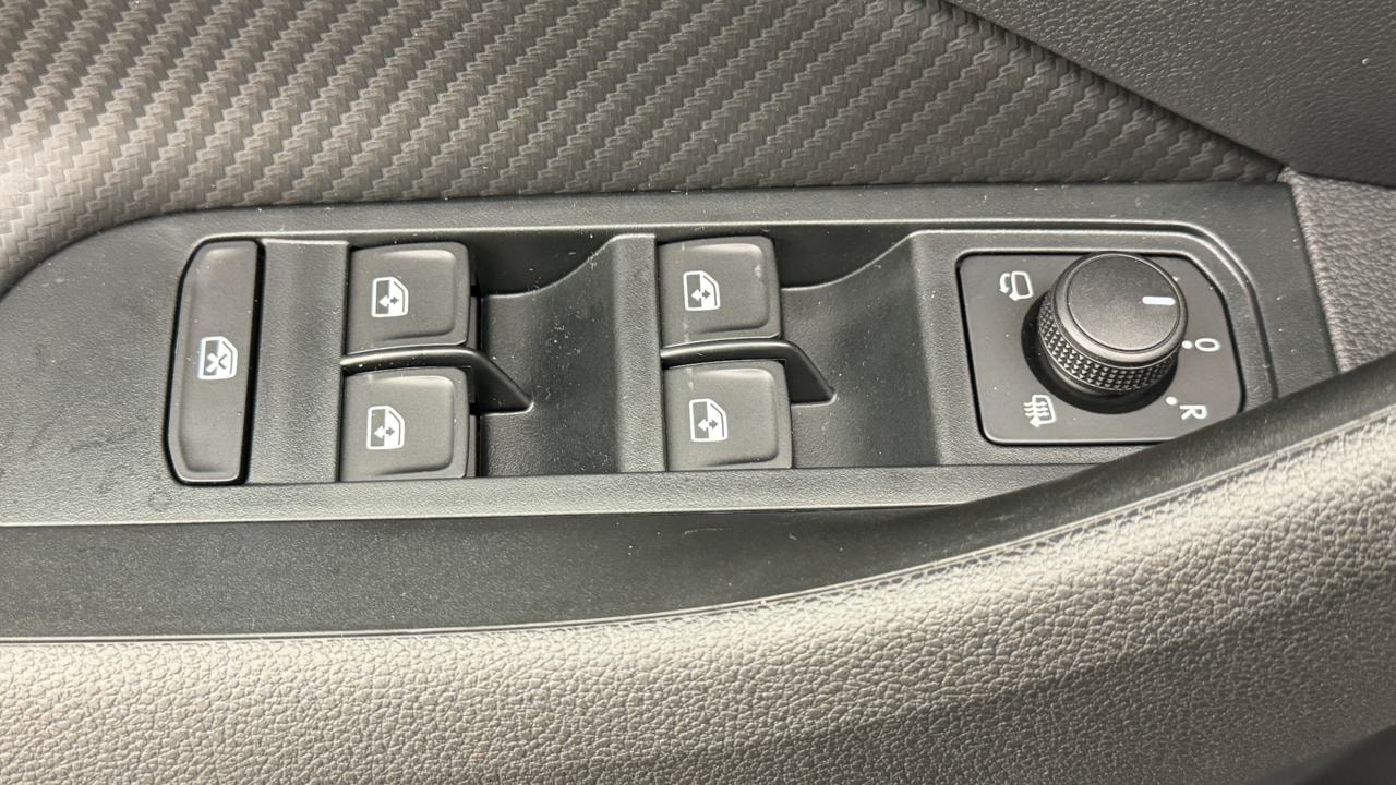 SKODA Kamiq 1.0 TSI Monte Carlo DSG-image-8