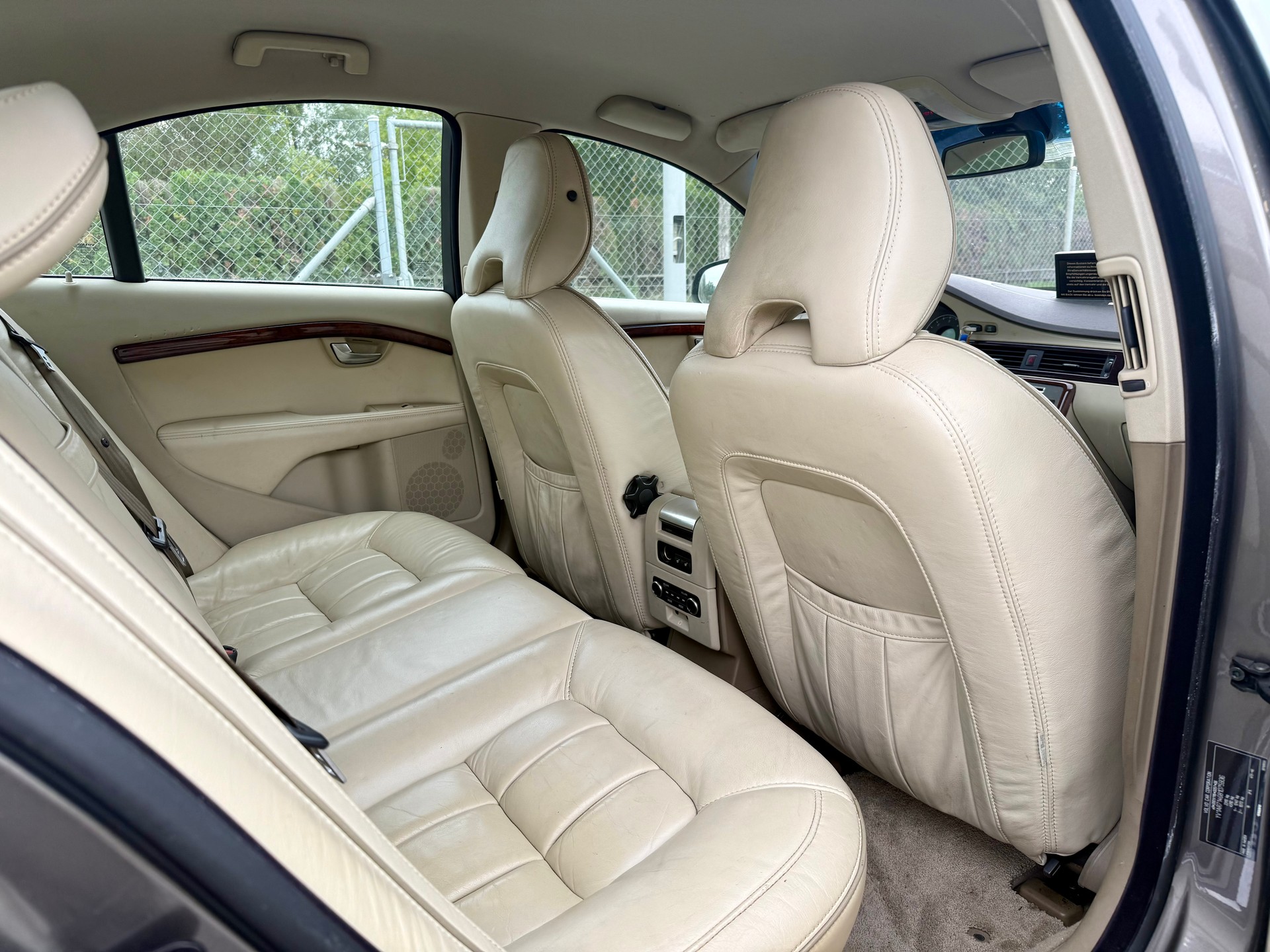 VOLVO S80 D5 AWD EXECUTIVE Geartronic-image-12