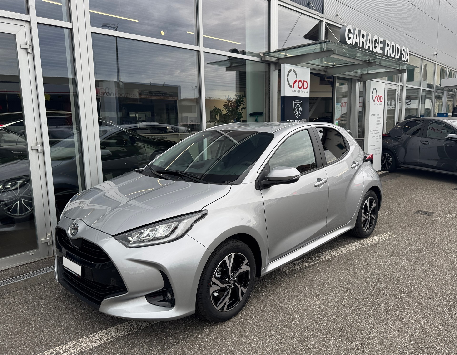 TOYOTA Yaris 1.5 Trend e-CVT-image-0