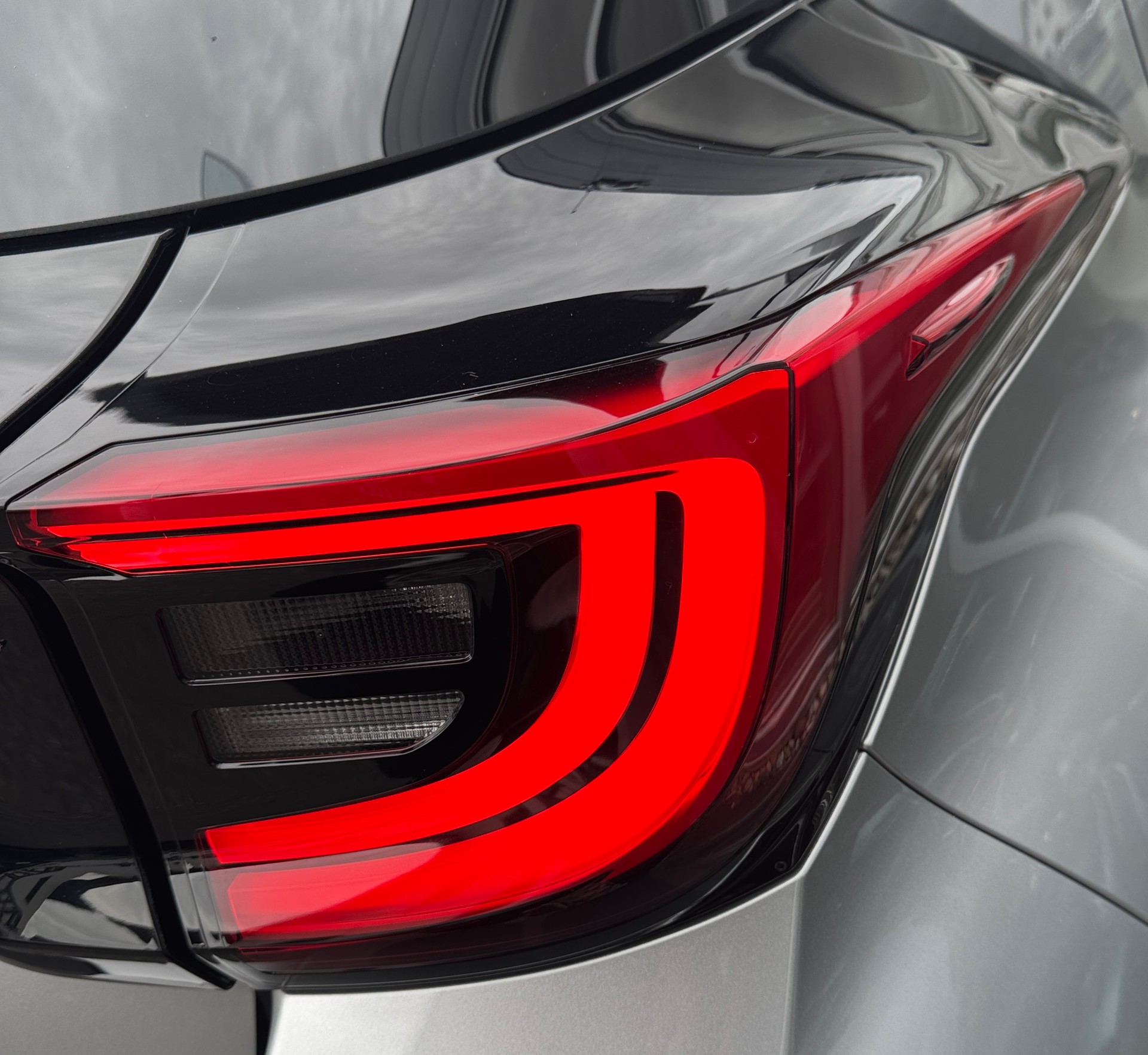 TOYOTA Yaris 1.5 Trend e-CVT-image-6