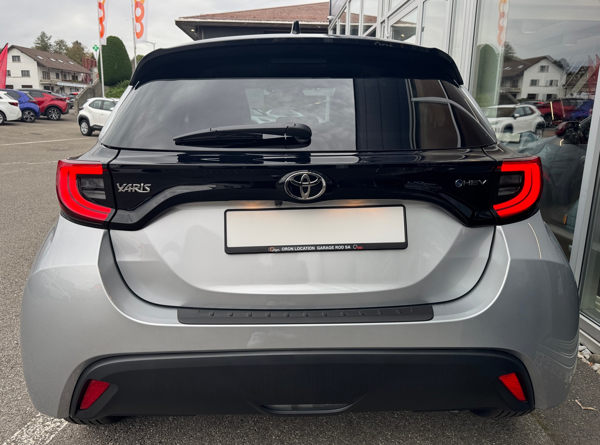 TOYOTA Yaris 1.5 Trend e-CVT-image-7