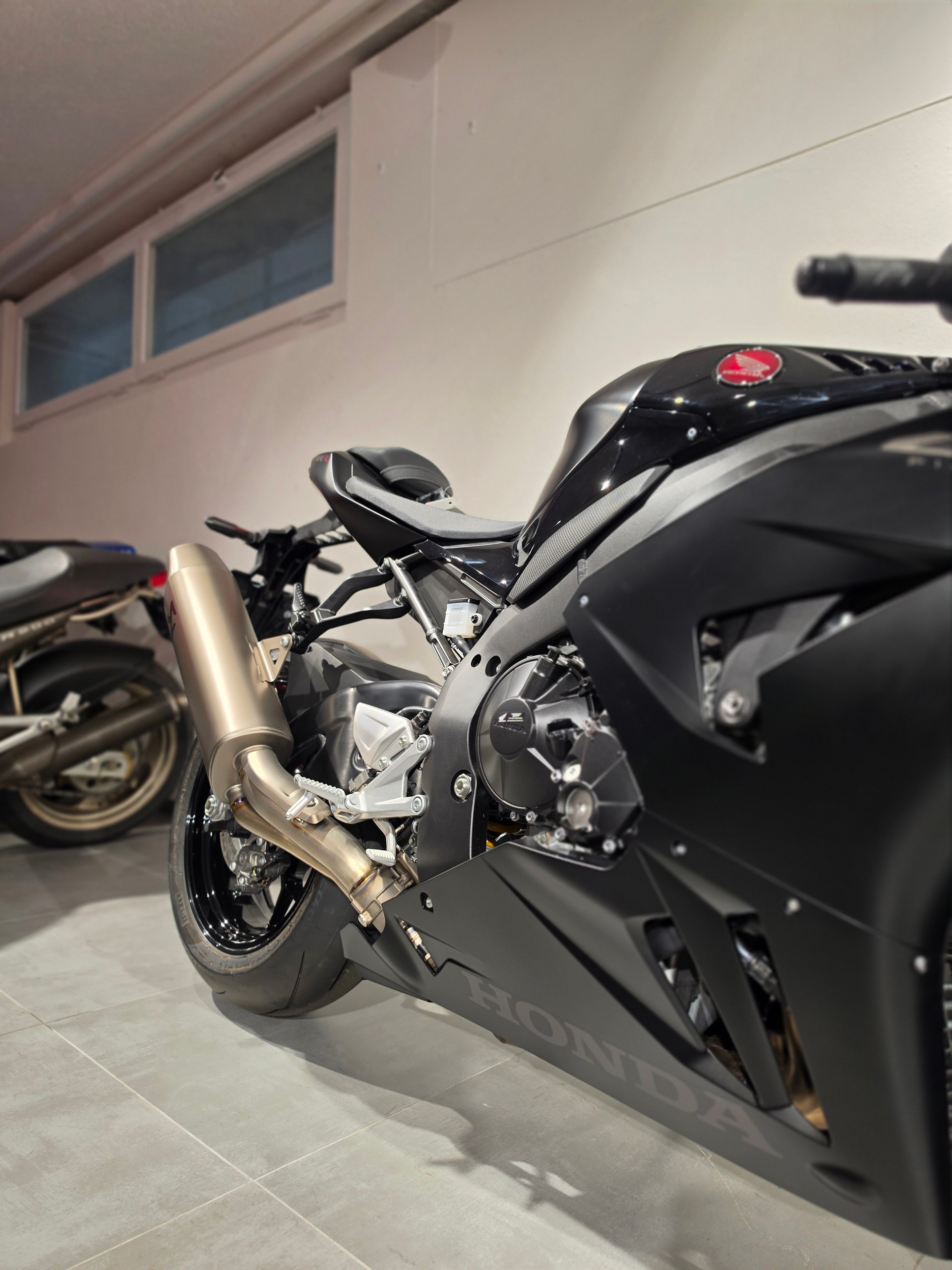 HONDA CBR 1000 RR-R Fireblade SP-image-6