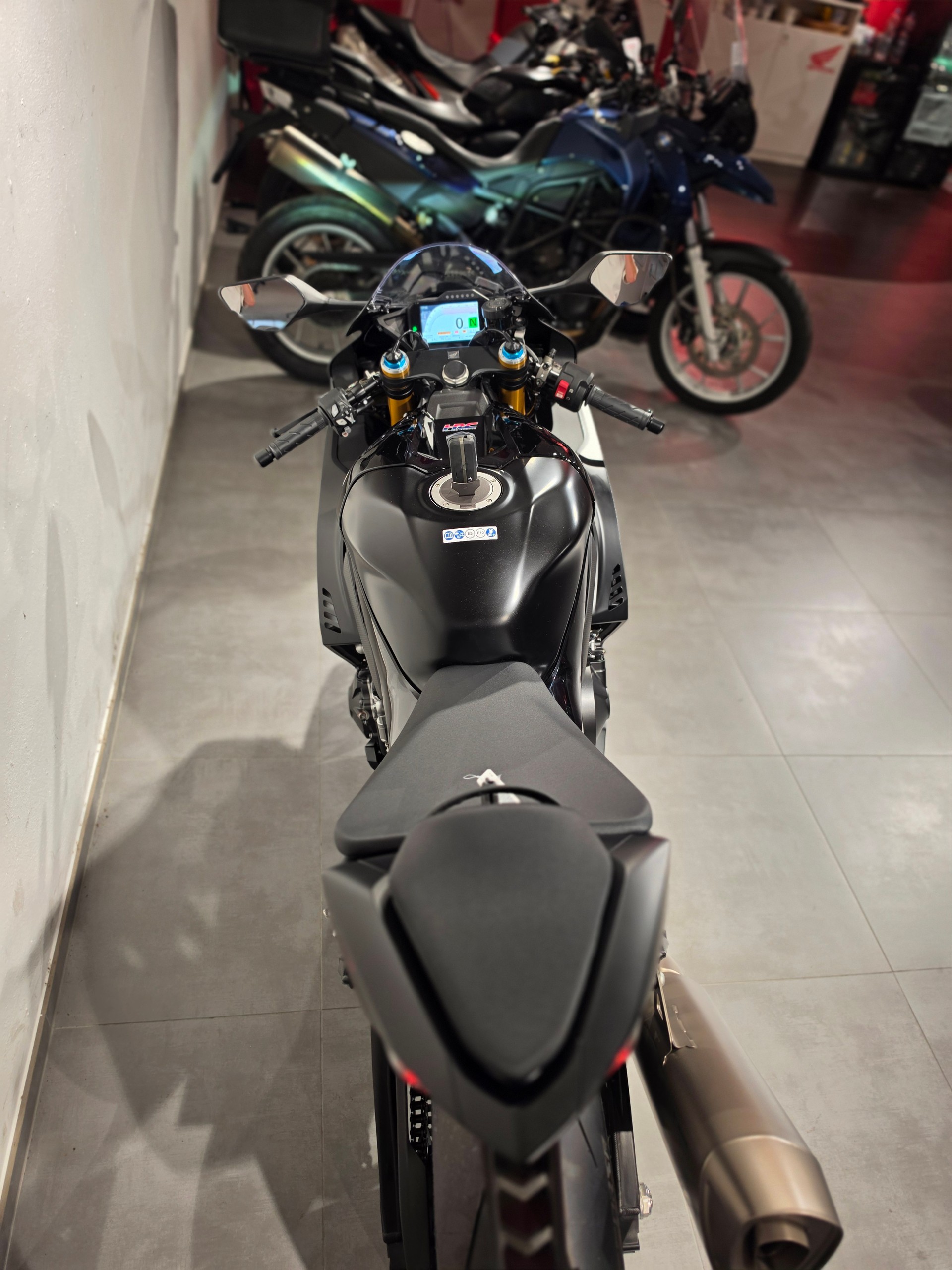 HONDA CBR 1000 RR-R Fireblade SP-image-10