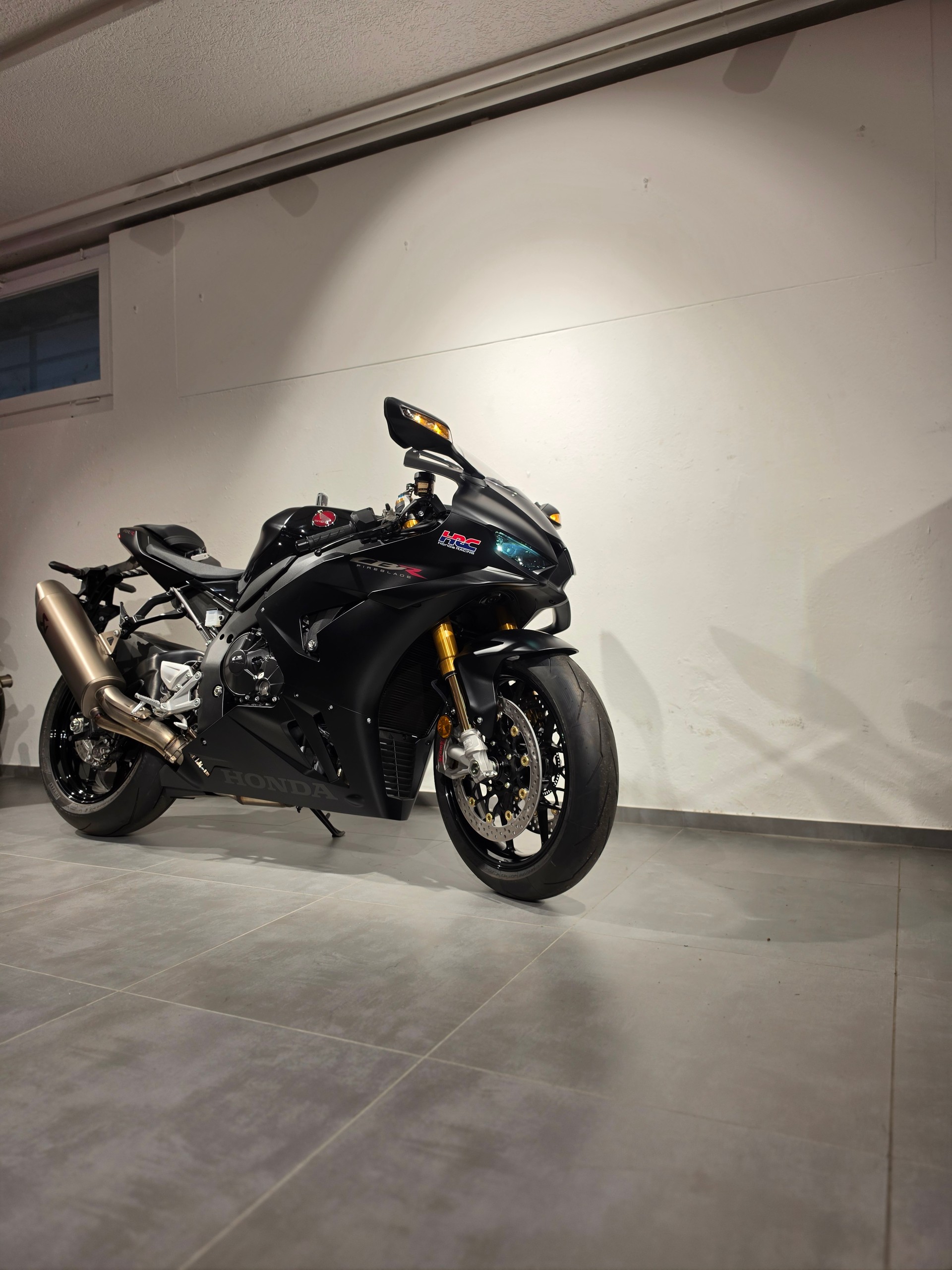 HONDA CBR 1000 RR-R Fireblade SP-showroom-element-1