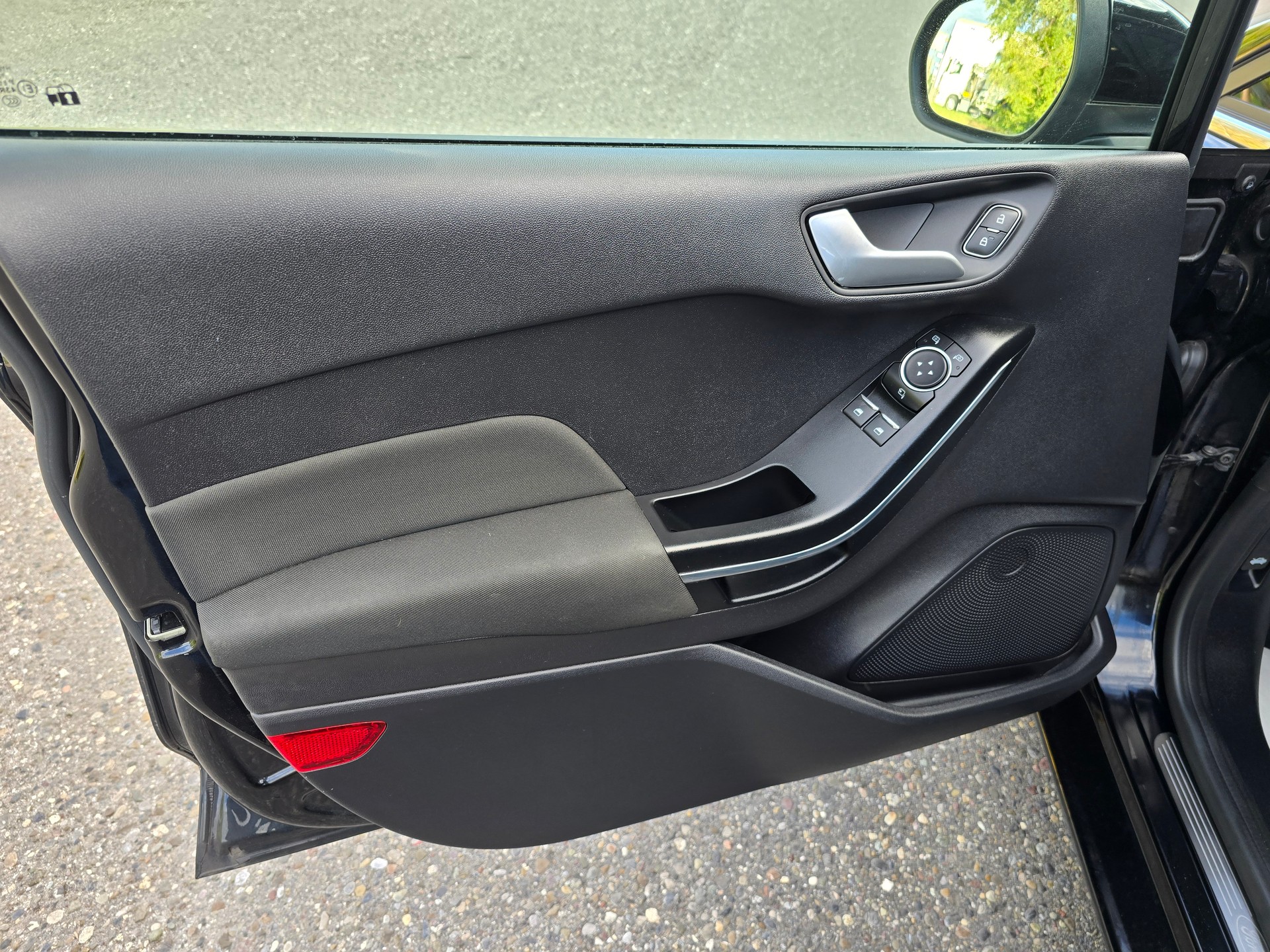 FORD Fiesta 1.0 SCTi Titanium-image-13