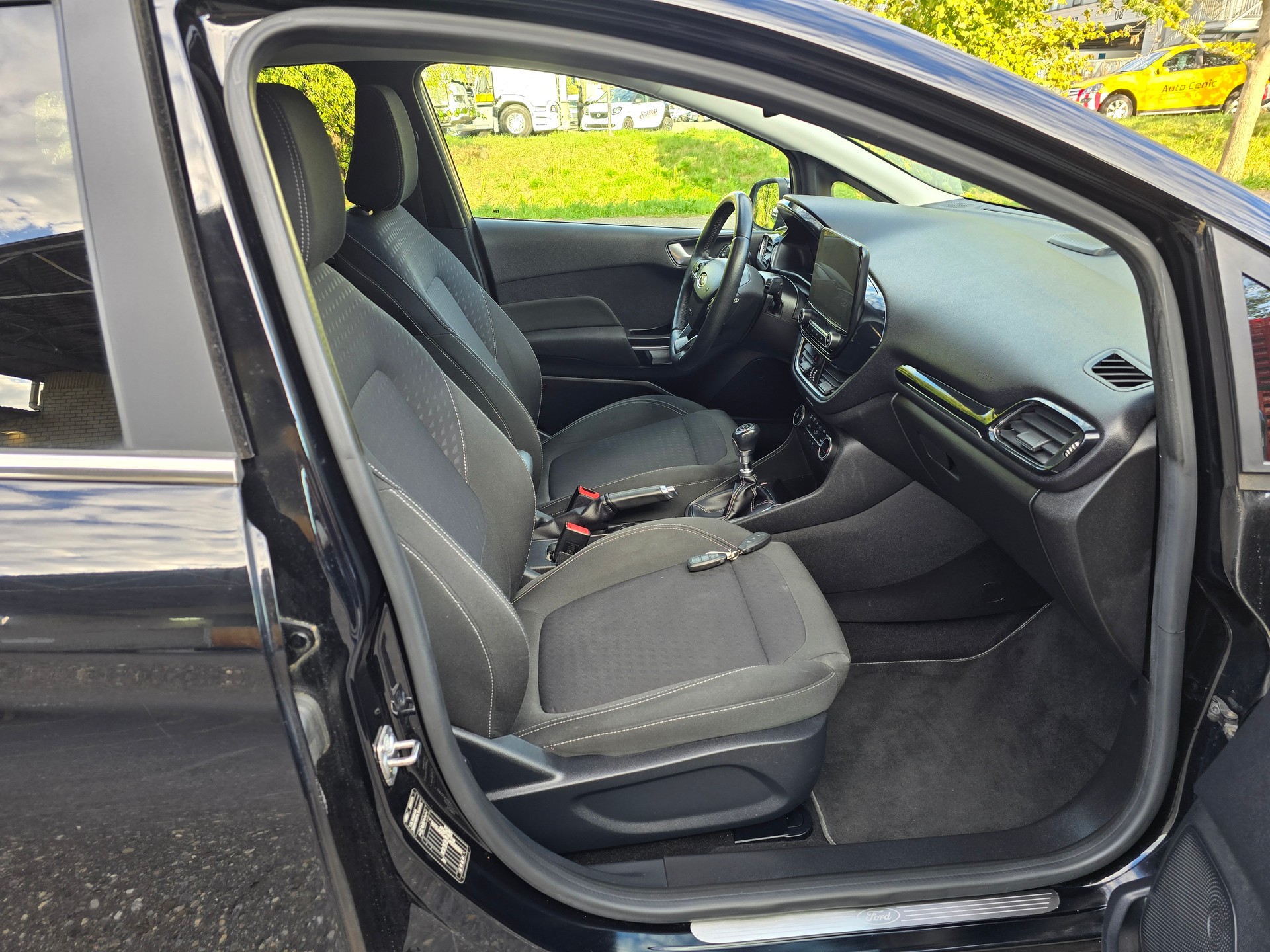 FORD Fiesta 1.0 SCTi Titanium-image-9