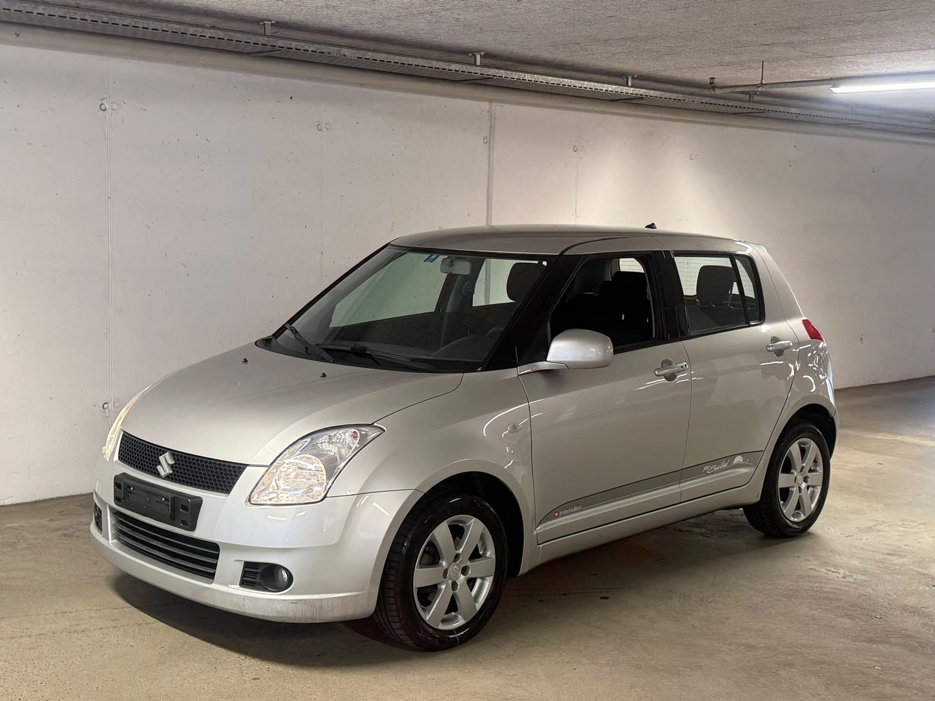 SUZUKI Swift 1.3i 16V GL Top Piz Sulai LE 4x4-image-0