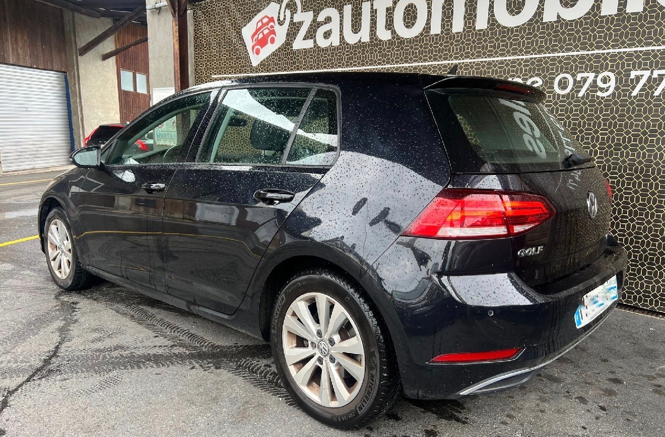 VW Golf 2.0 TDI Comfortline DSG-image-9