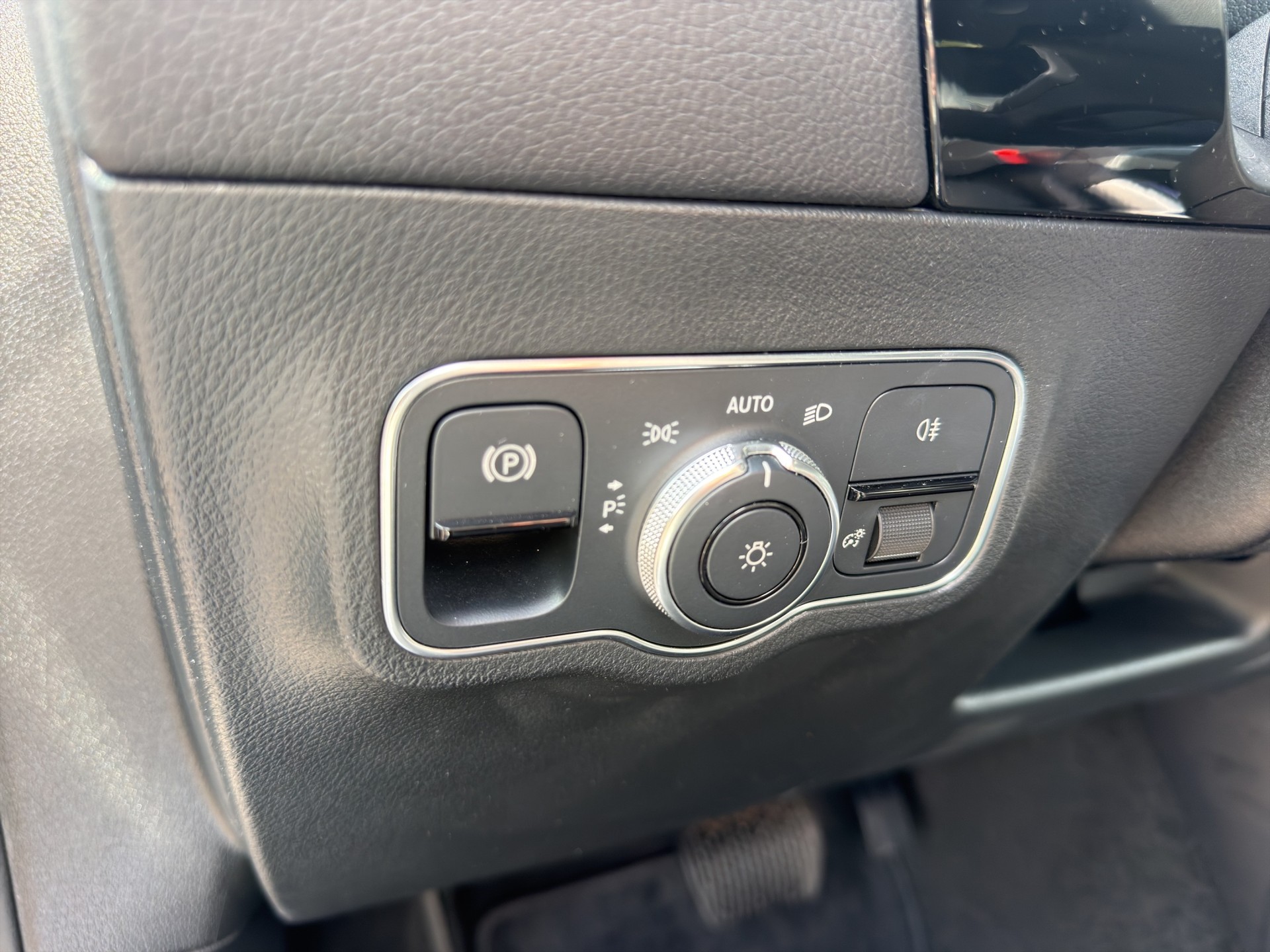 MERCEDES-BENZ B-Klasse W247 B 200 Night Star Progressive-image-10