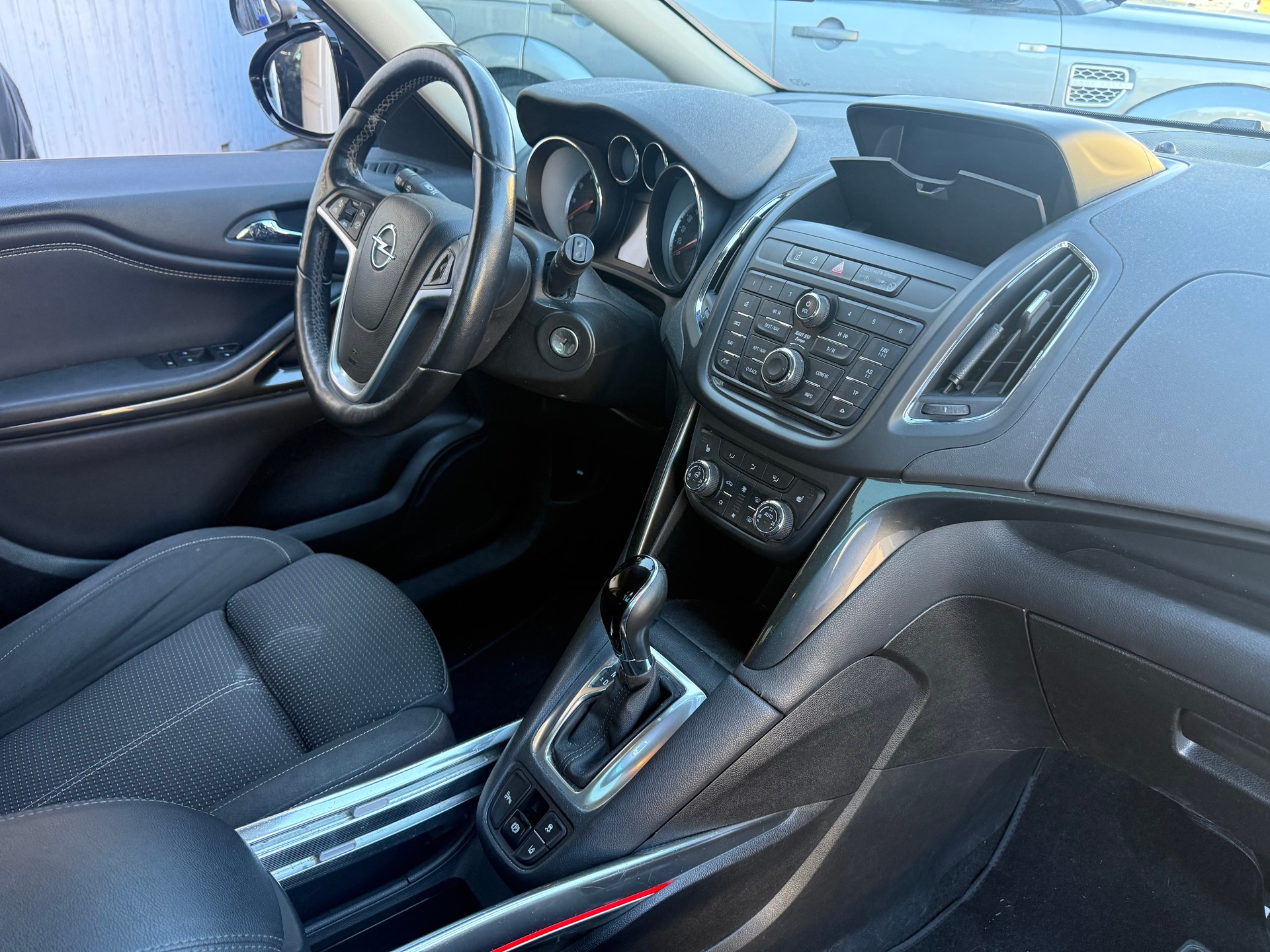 OPEL Zafira Tourer 1.6i 16V Turbo Active Ed. Aut.-image-11