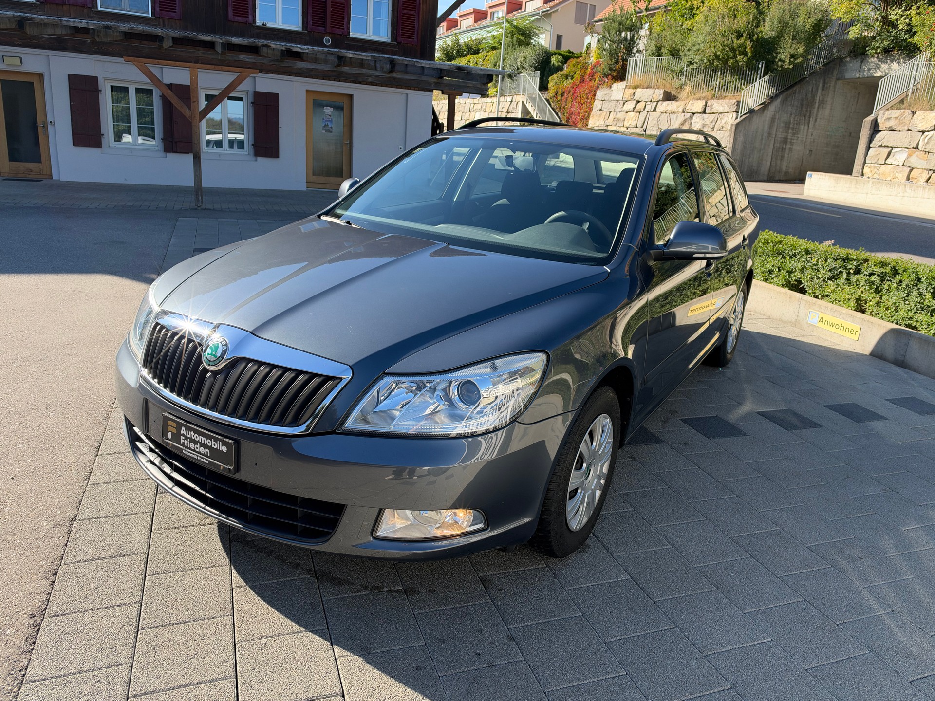 SKODA Octavia Combi 2.0 TDI Adventure 4x4 DSG-image-2