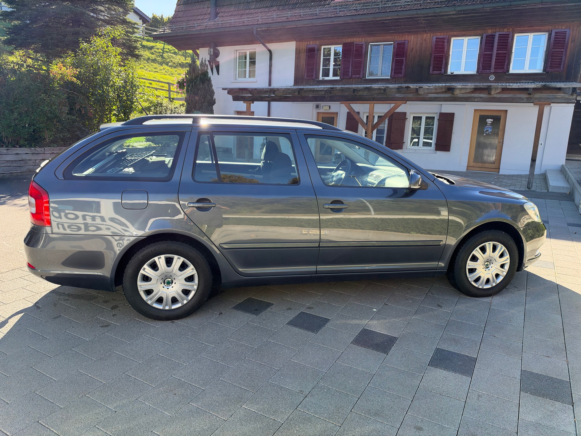 SKODA Octavia Combi 2.0 TDI Adventure 4x4 DSG-image-7