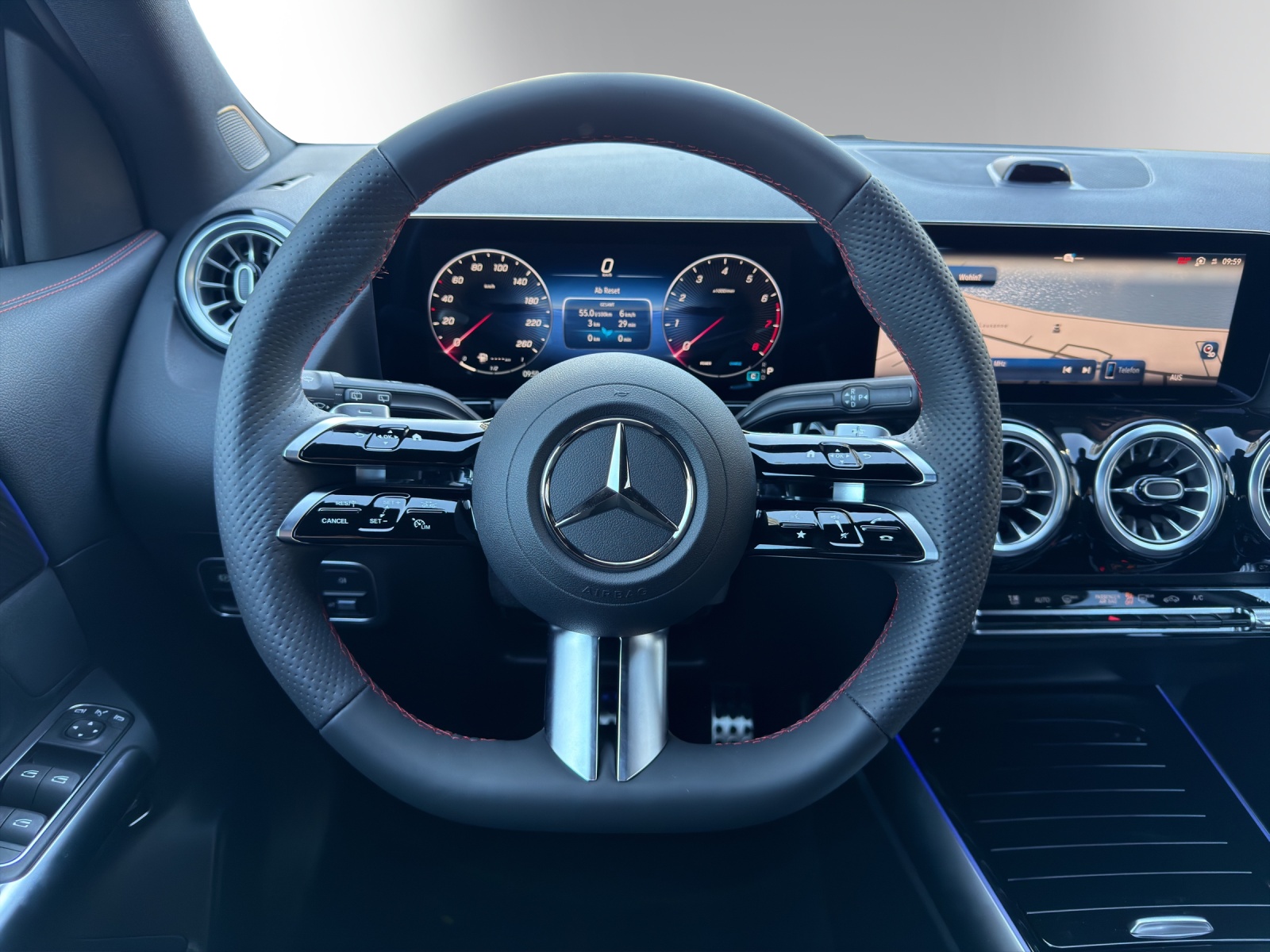 MERCEDES-BENZ GLA 200 Night Star 7G-DCT-image-12