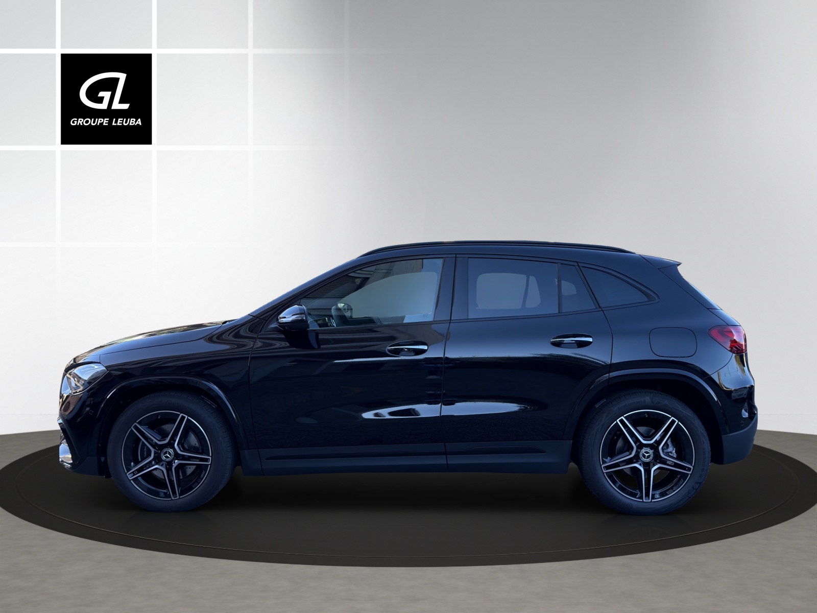 MERCEDES-BENZ GLA 200 Night Star 7G-DCT-image-2