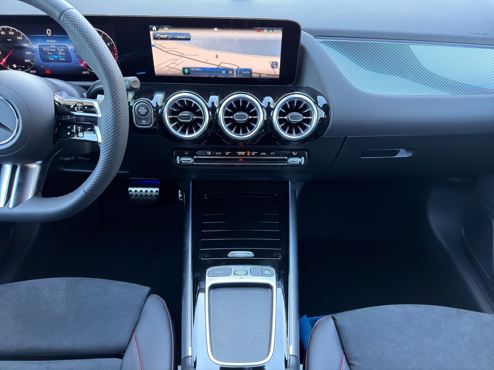 MERCEDES-BENZ GLA 200 Night Star 7G-DCT-image-11