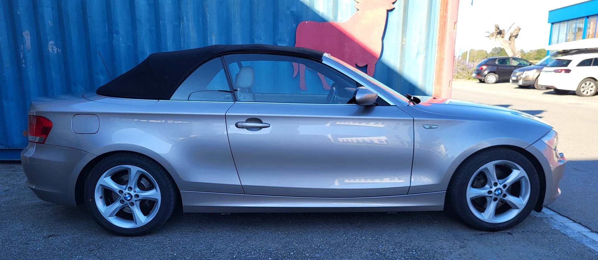 BMW E88-image-0