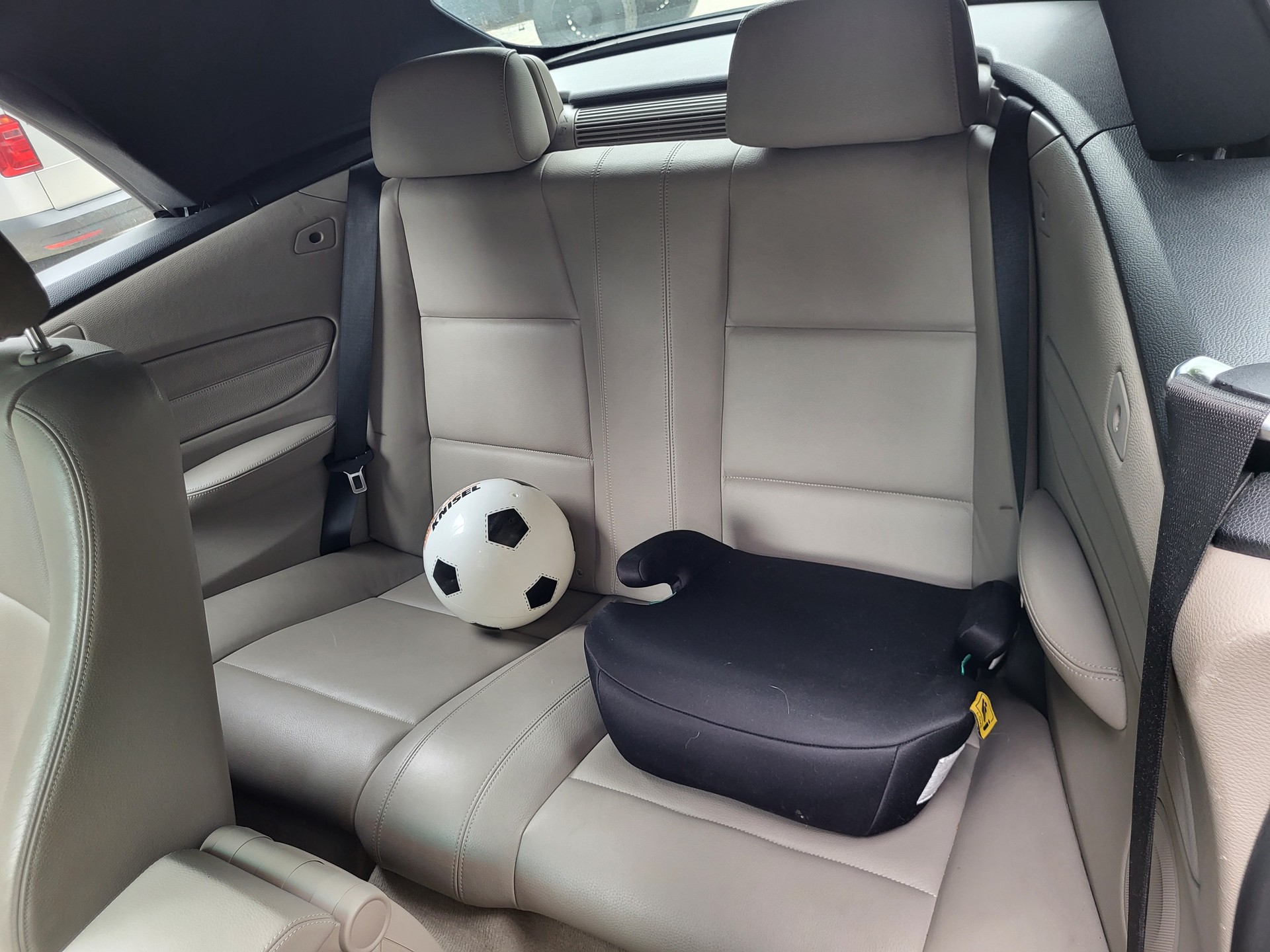 BMW E88-image-4