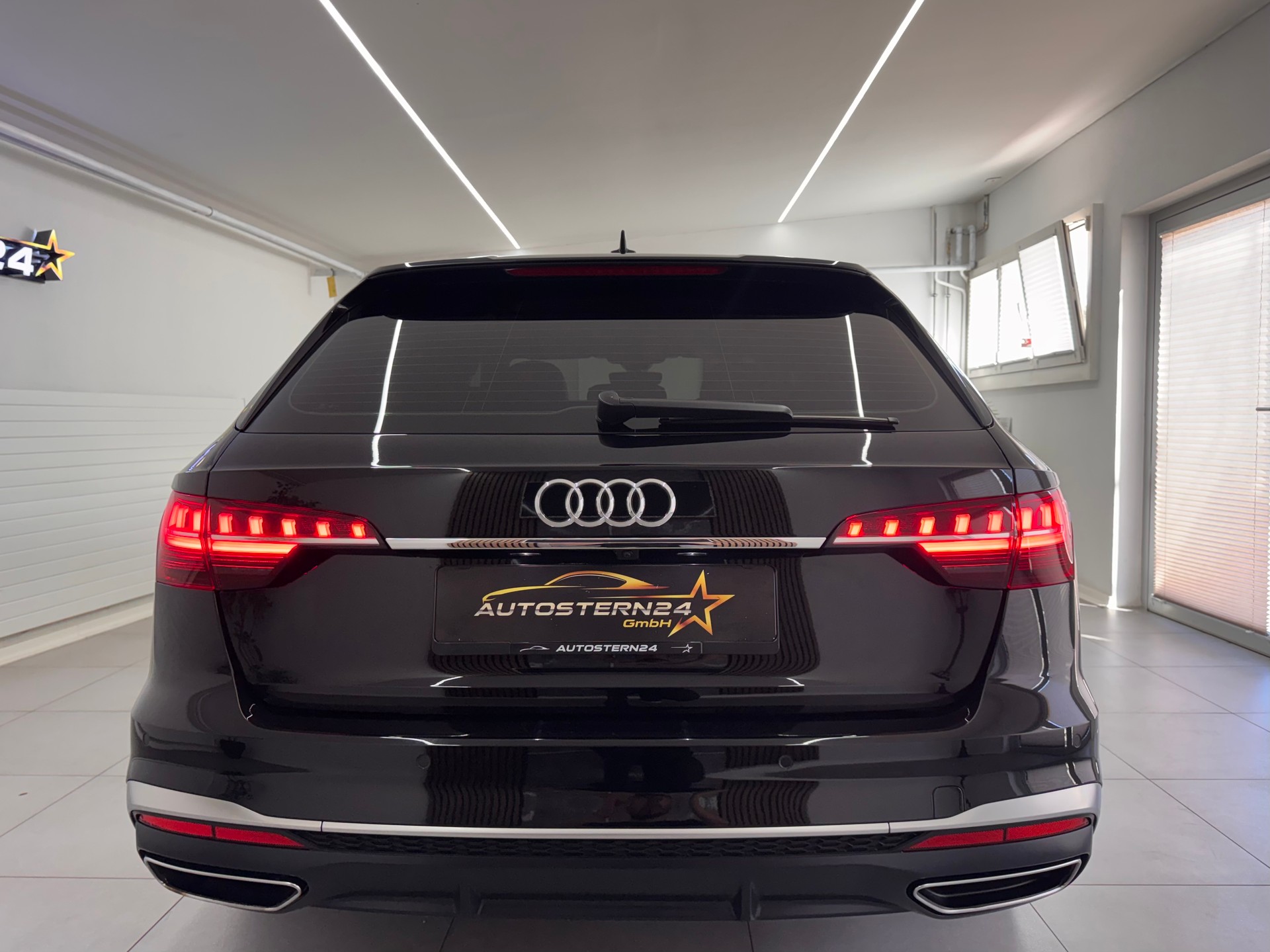 AUDI A4 Avant 40 TDI S line quattro S-tronic*CH-Fahrzeug*-image-3