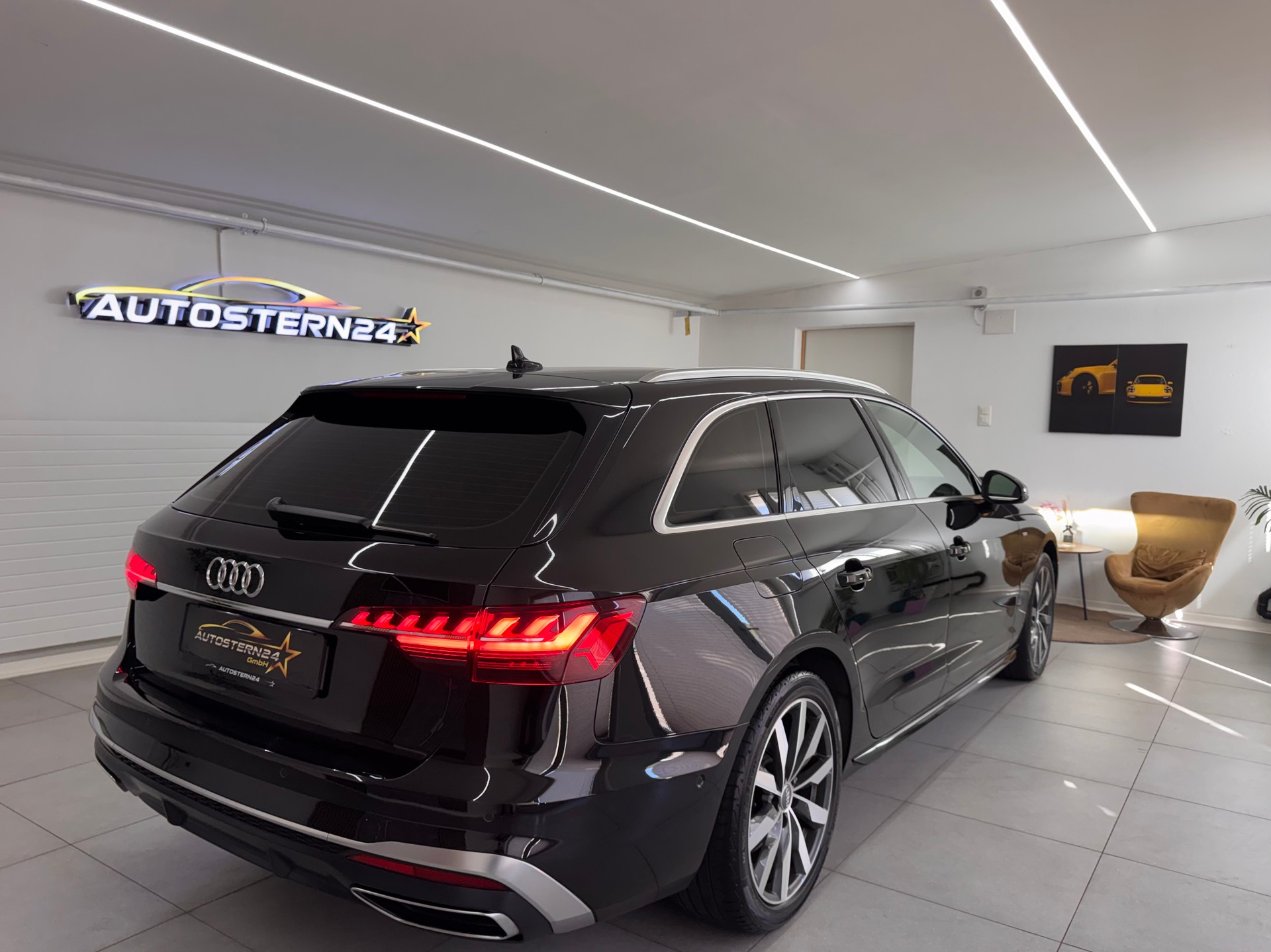 AUDI A4 Avant 40 TDI S line quattro S-tronic*CH-Fahrzeug*-image-4