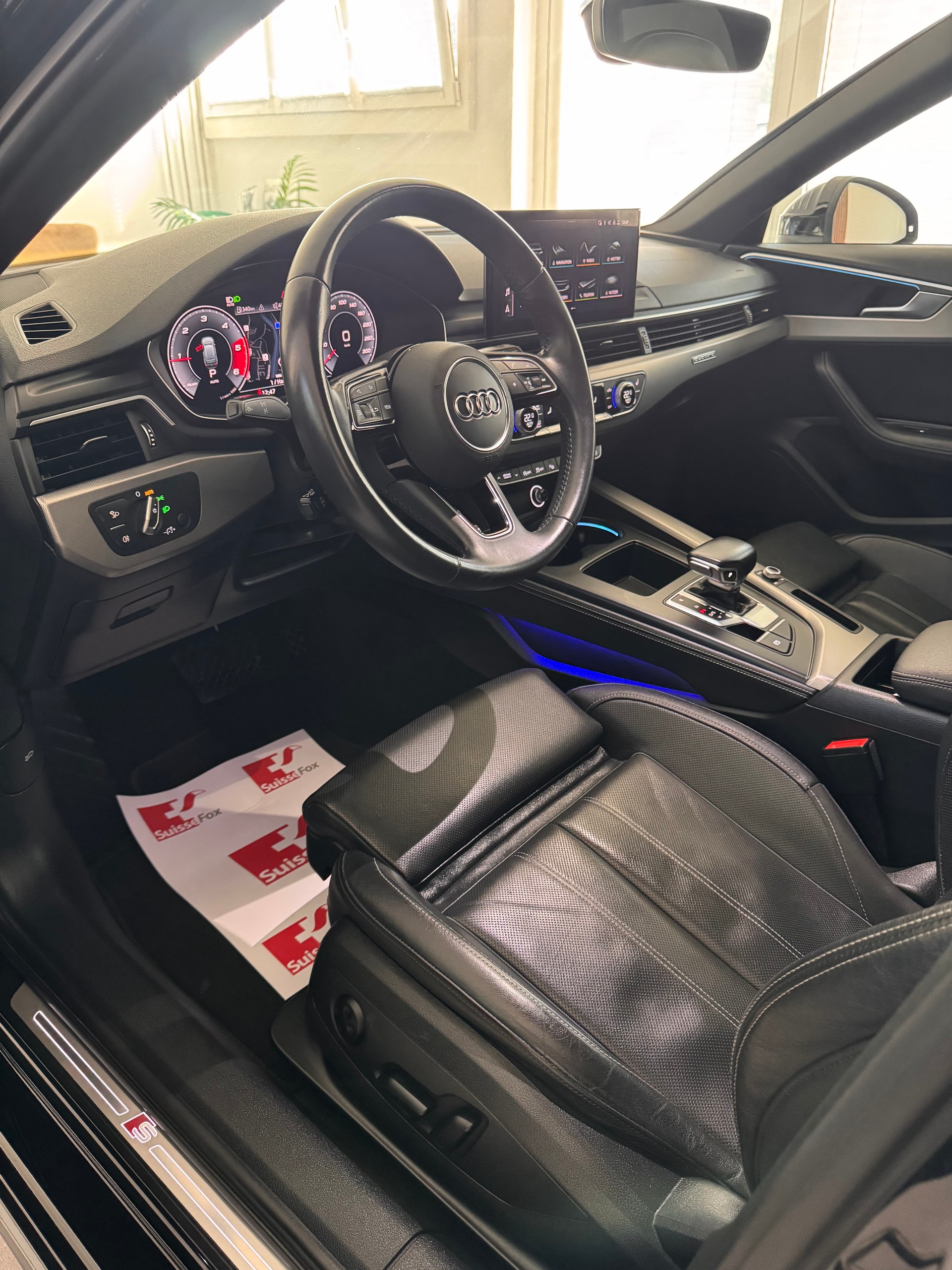 AUDI A4 Avant 40 TDI S line quattro S-tronic*CH-Fahrzeug*-image-8