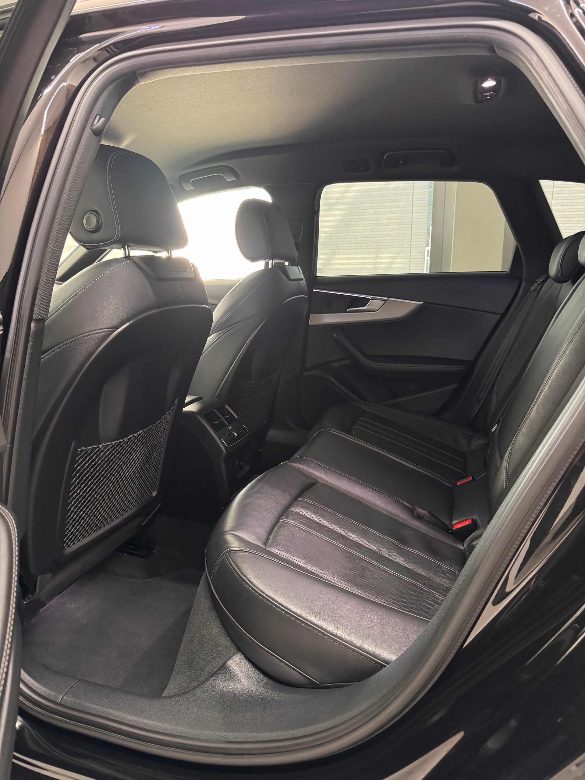 AUDI A4 Avant 40 TDI S line quattro S-tronic*CH-Fahrzeug*-image-10