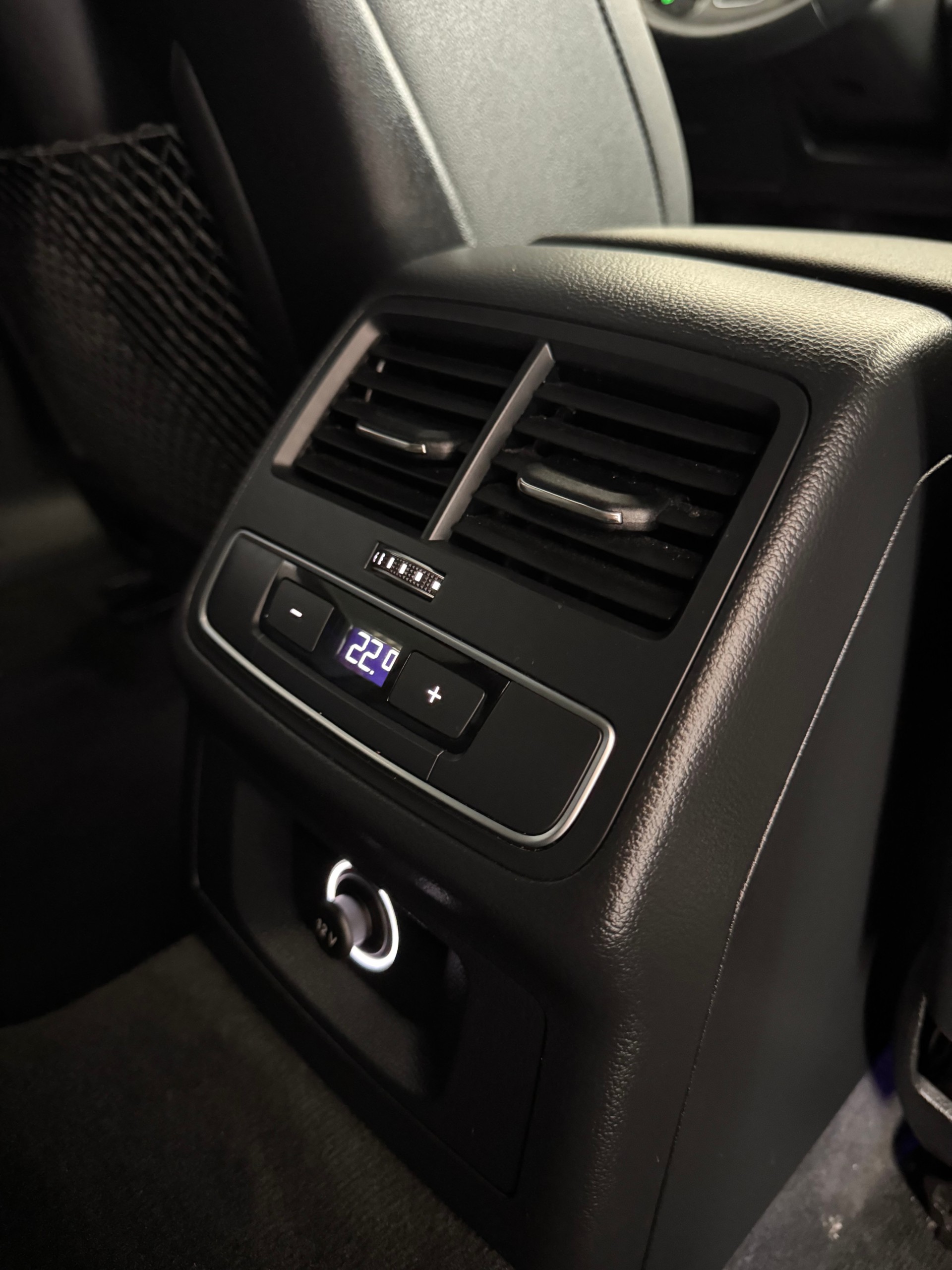 AUDI A4 Avant 40 TDI S line quattro S-tronic*CH-Fahrzeug*-image-28