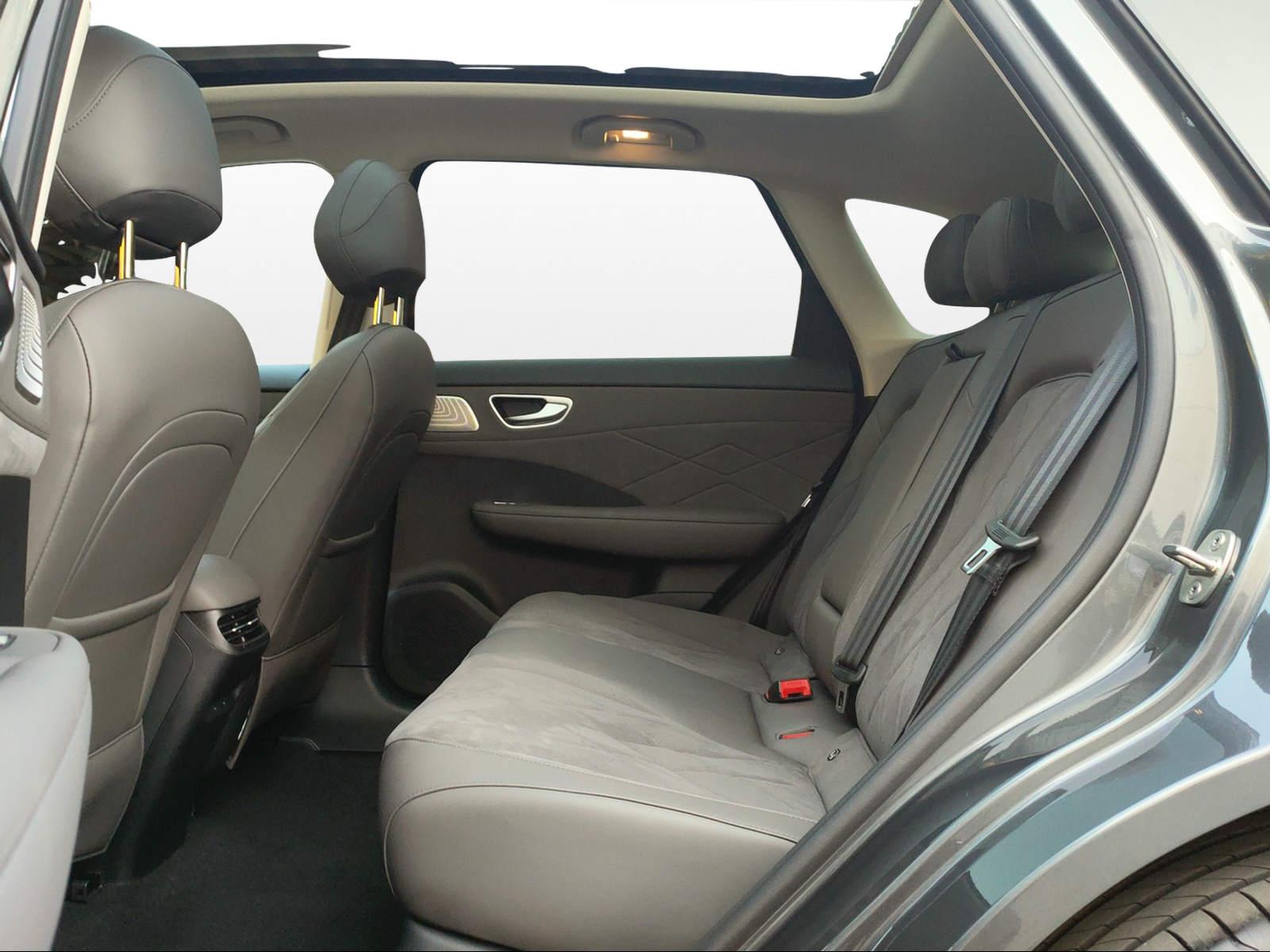 MG S6 EV 77 kWh Luxury 4WD-image-12
