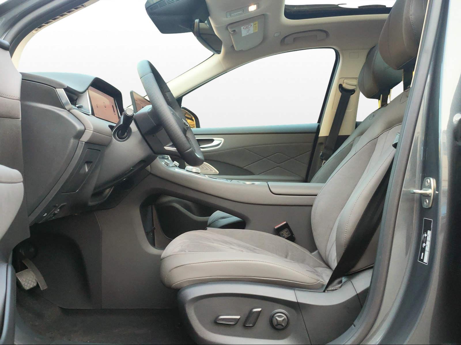 MG S6 EV 77 kWh Luxury 4WD-image-7
