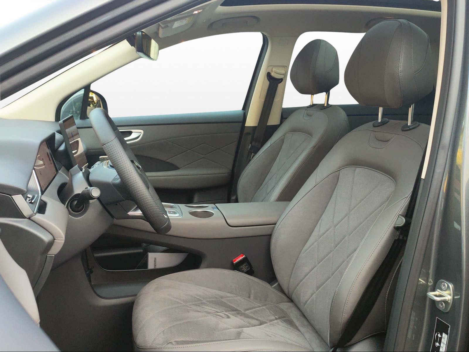 MG S6 EV 77 kWh Luxury 4WD-image-8