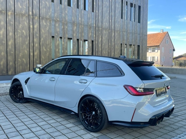 BMW M3 Touring xDrive Competition M-image-13