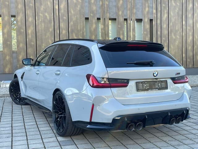 BMW M3 Touring xDrive Competition M-image-12