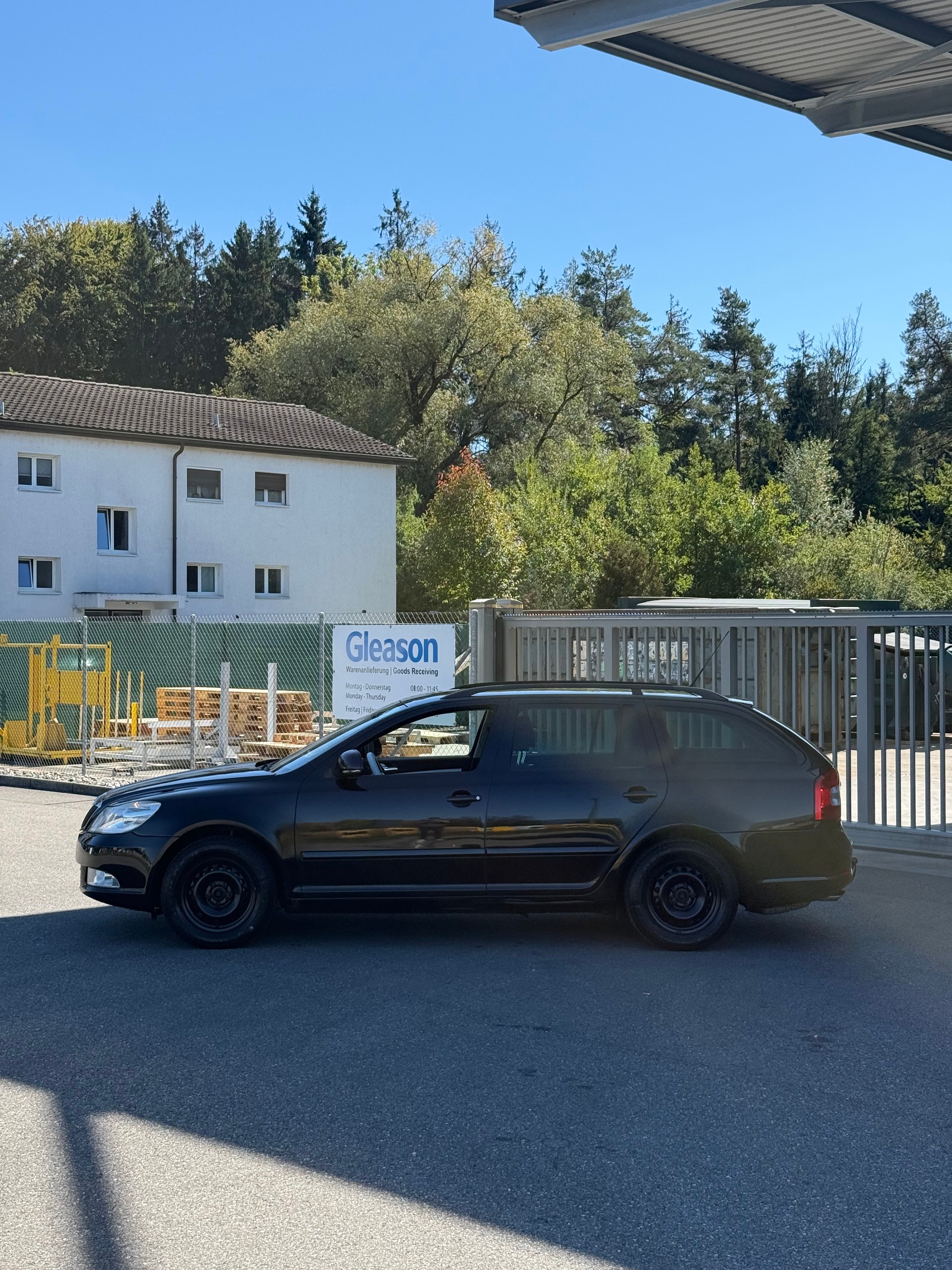 SKODA Octavia Combi 1.8 TSI Swiss Adventure 4x4-image-1