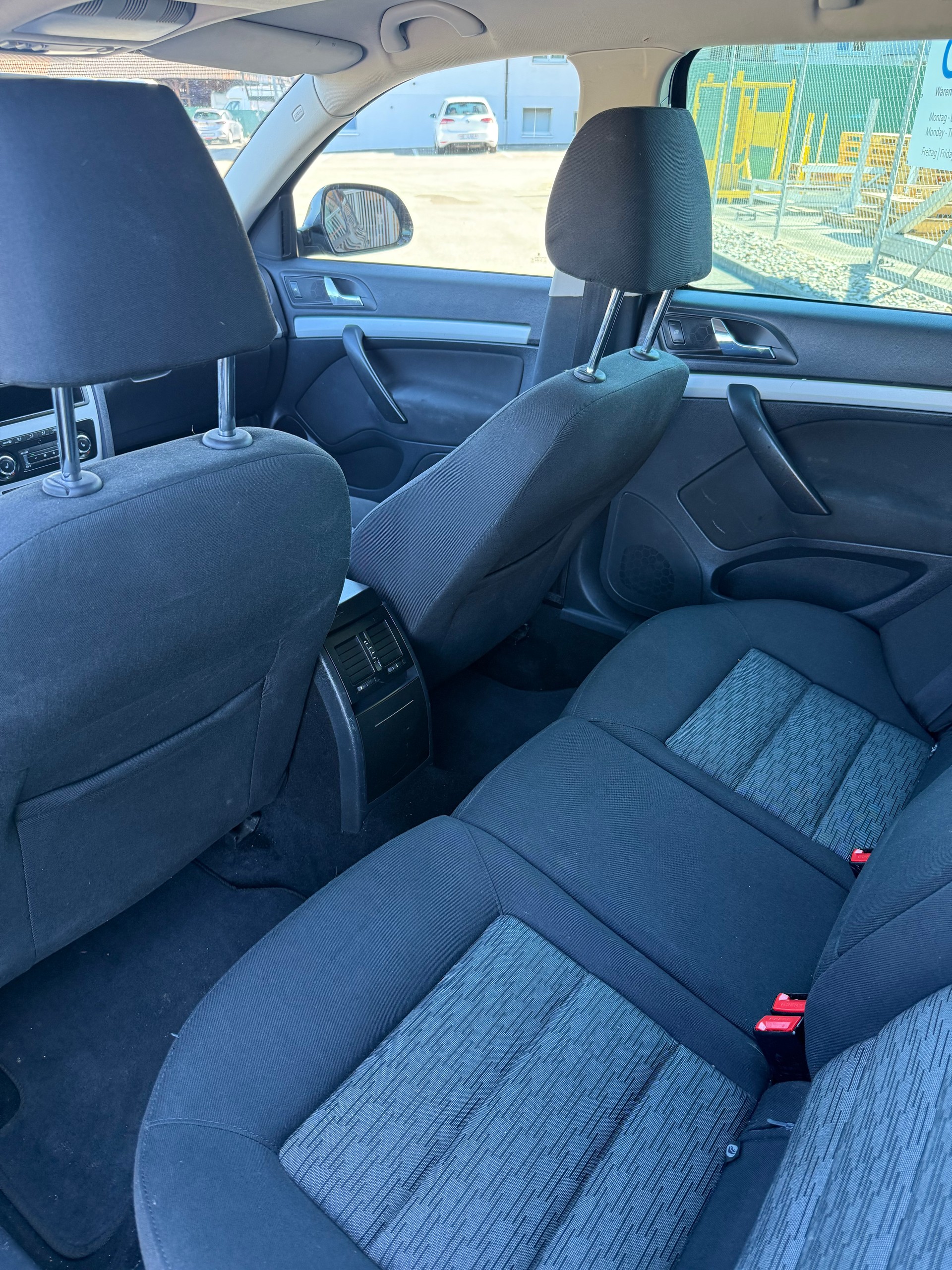 SKODA Octavia Combi 1.8 TSI Swiss Adventure 4x4-image-5