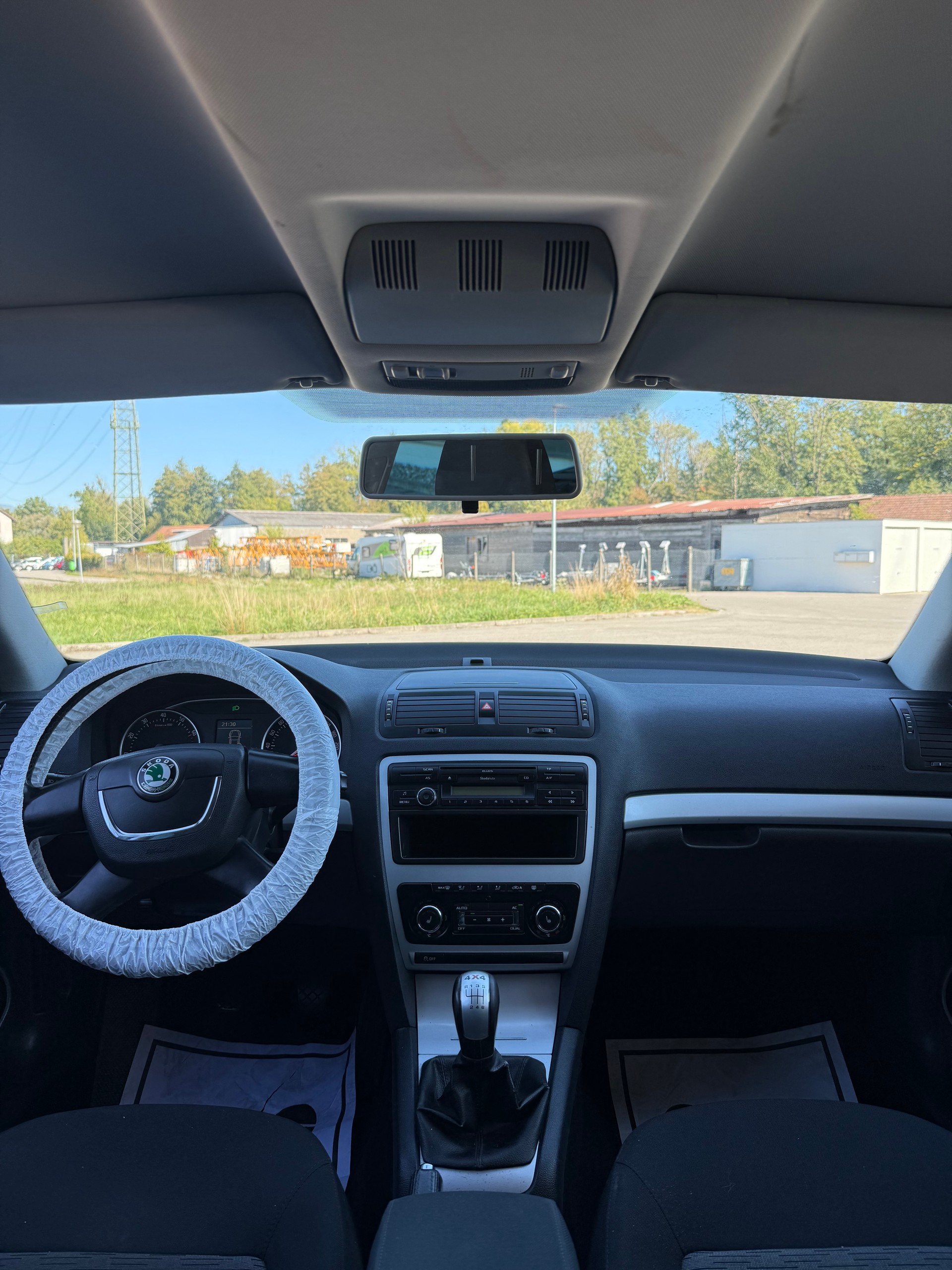 SKODA Octavia Combi 1.8 TSI Swiss Adventure 4x4-image-7