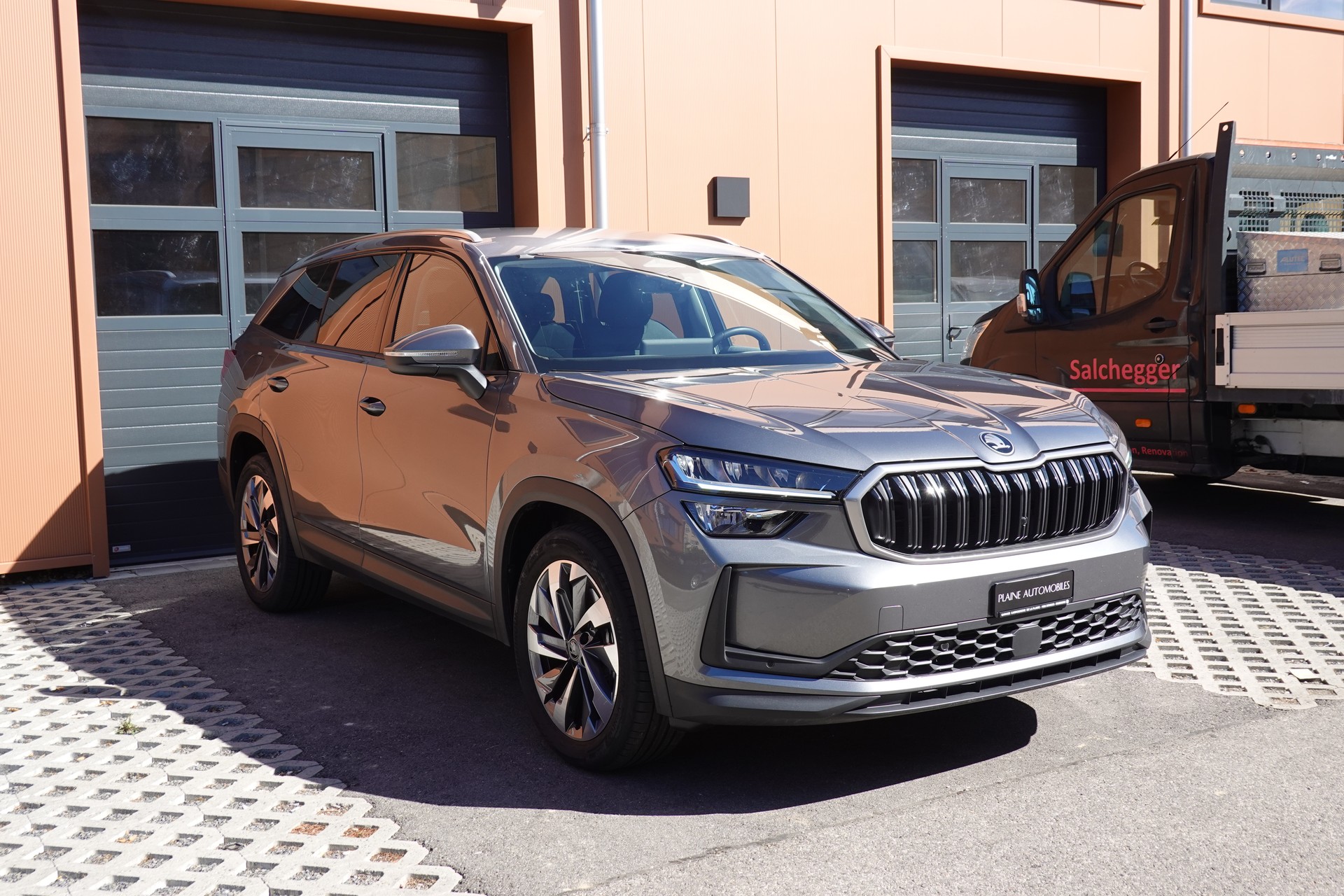 SKODA Kodiaq 1.5 TSI mHEV * 7 Places * Crochet remorque * Caméra * Tempomat Adaptatif * Clim Auto * Hayon Electrique *"-image-2