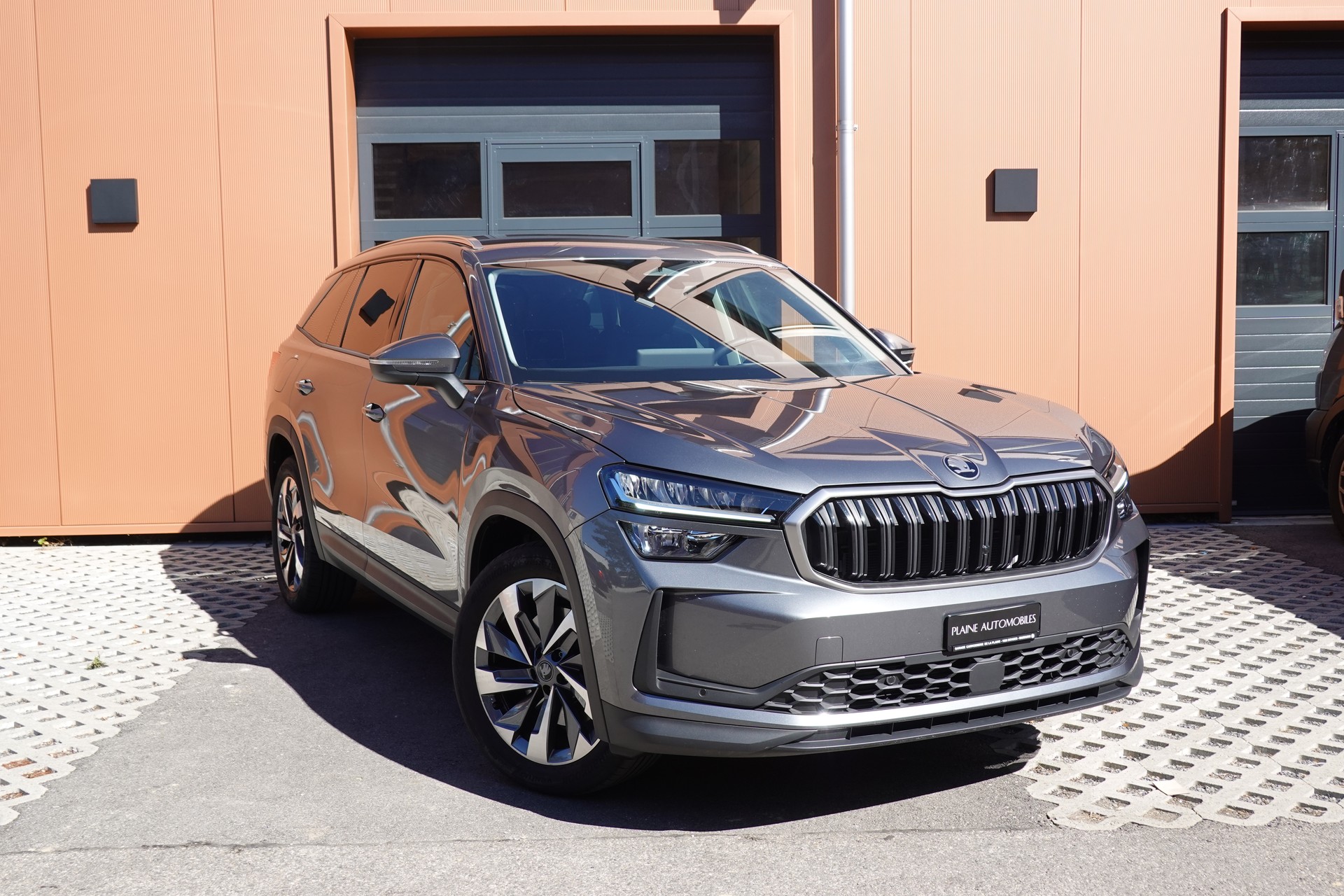 SKODA Kodiaq 1.5 TSI mHEV * 7 Places * Crochet remorque * Caméra * Tempomat Adaptatif * Clim Auto * Hayon Electrique *"-image-0