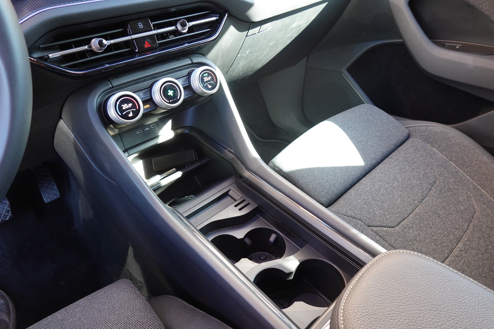 SKODA Kodiaq 1.5 TSI mHEV * 7 Places * Crochet remorque * Caméra * Tempomat Adaptatif * Clim Auto * Hayon Electrique *"-image-20