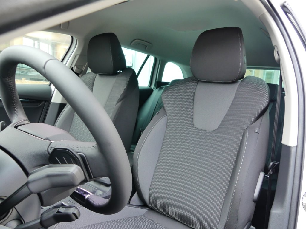 SKODA Octavia Combi 1.5 TSI mHEV DSG Selection-image-9