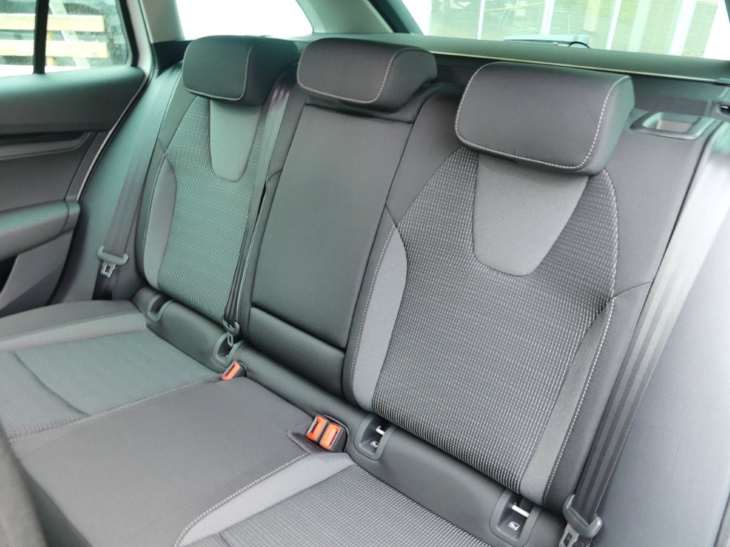 SKODA Octavia Combi 1.5 TSI mHEV DSG Selection-image-11