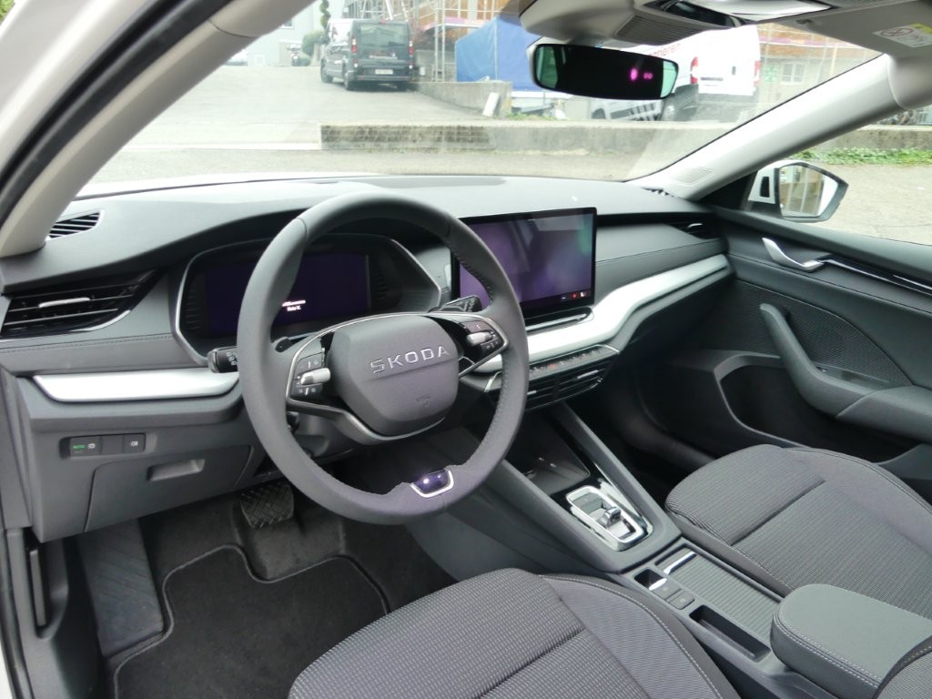 SKODA Octavia Combi 1.5 TSI mHEV DSG Selection-image-6
