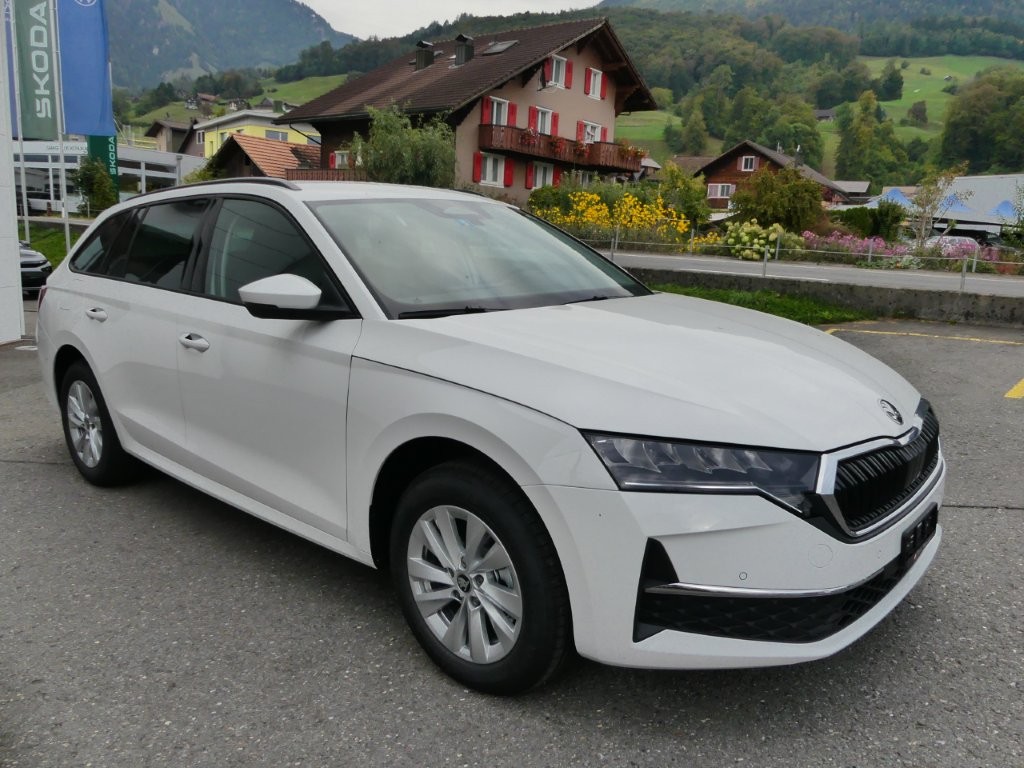 SKODA Octavia Combi 1.5 TSI mHEV DSG Selection-image-4